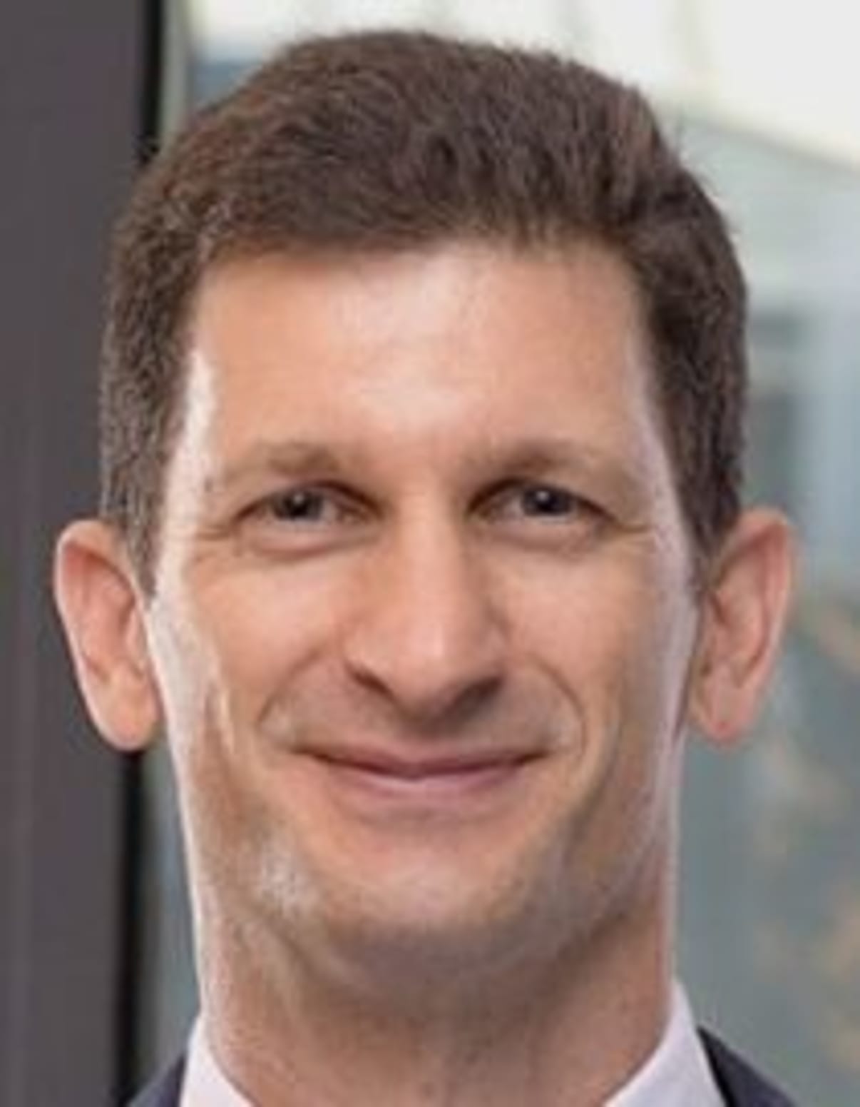 תמונת פורטרט של בעל המקצוע