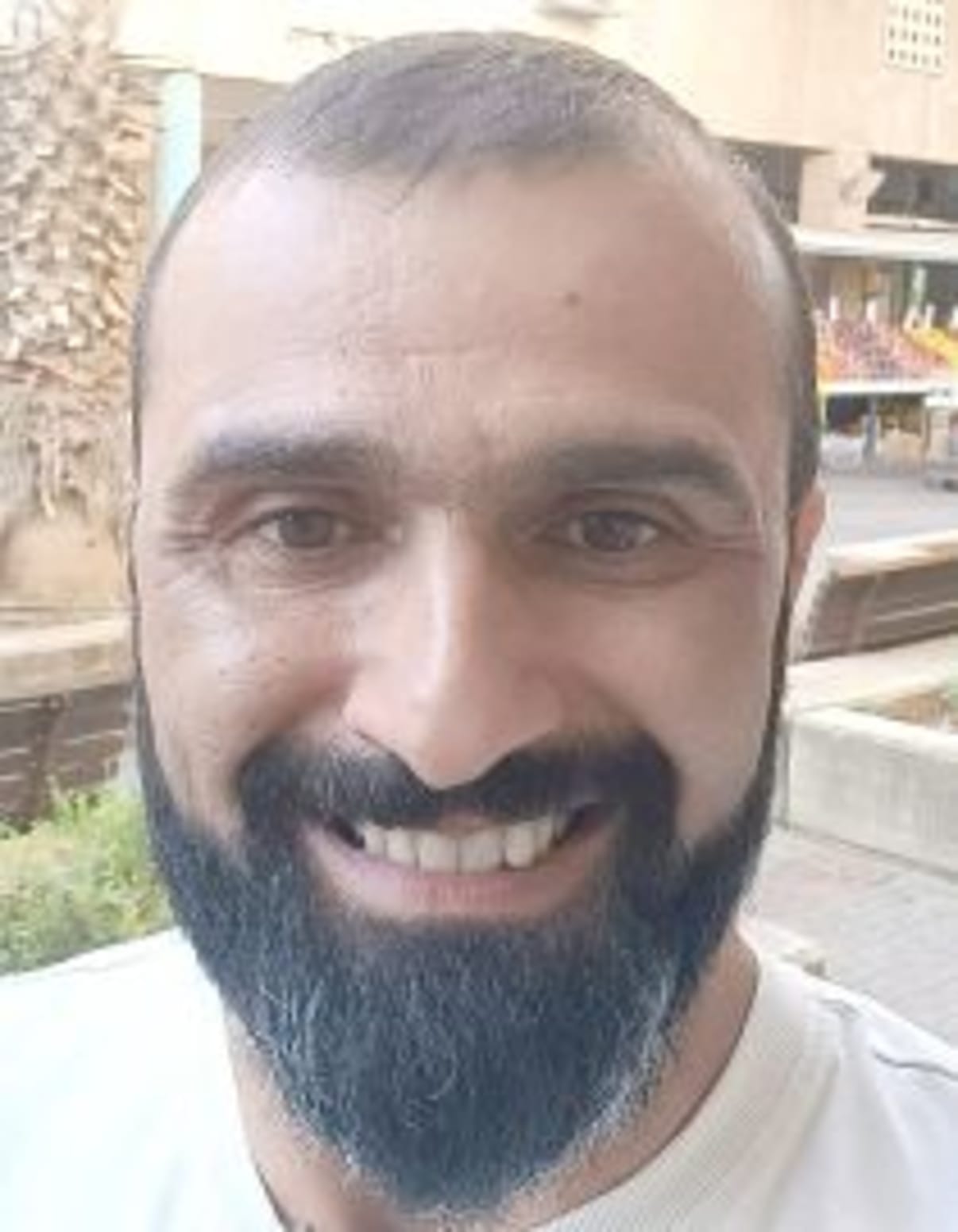 תמונת פורטרט של בעל המקצוע