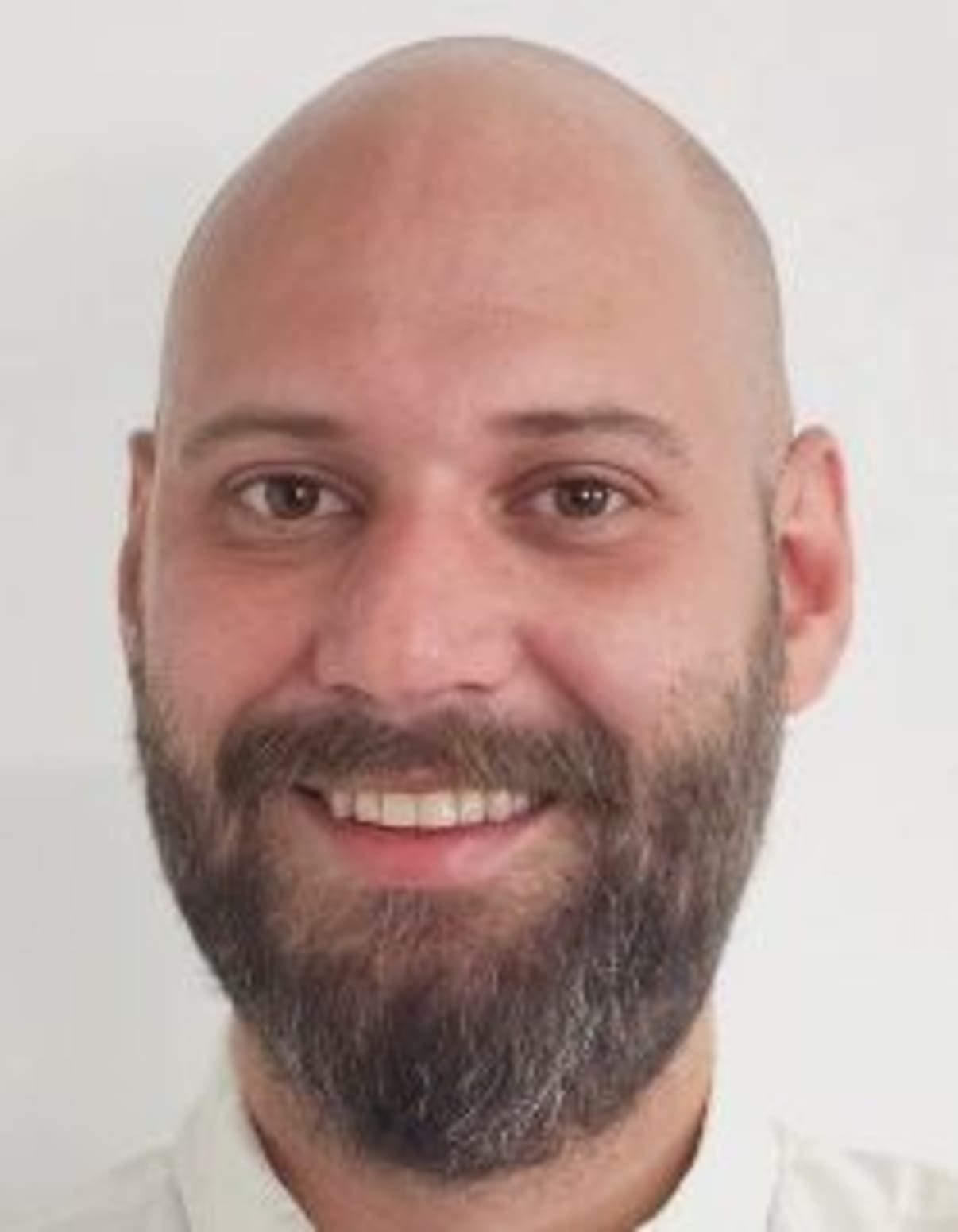 תמונת פורטרט של בעל המקצוע