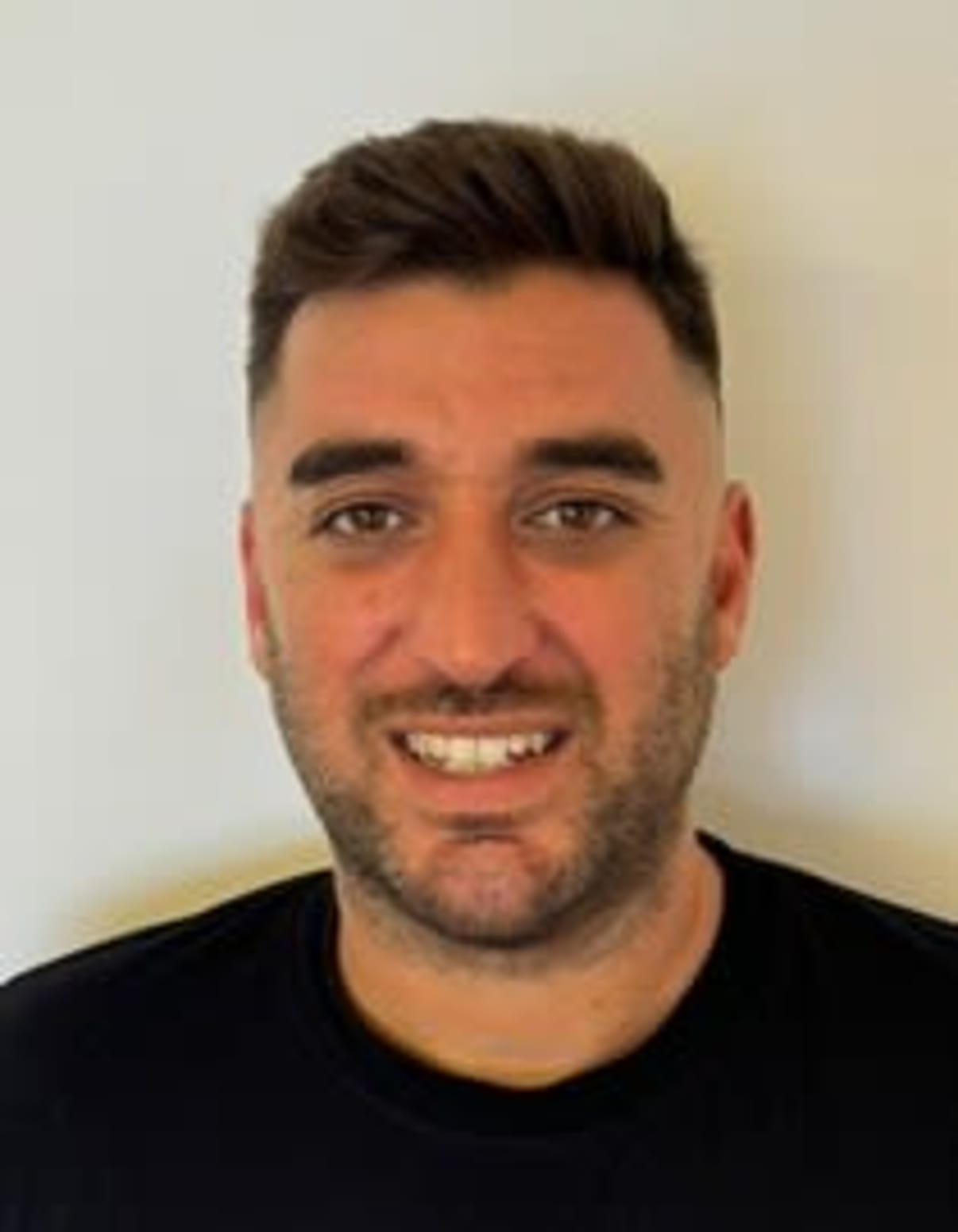 תמונת פורטרט של בעל המקצוע