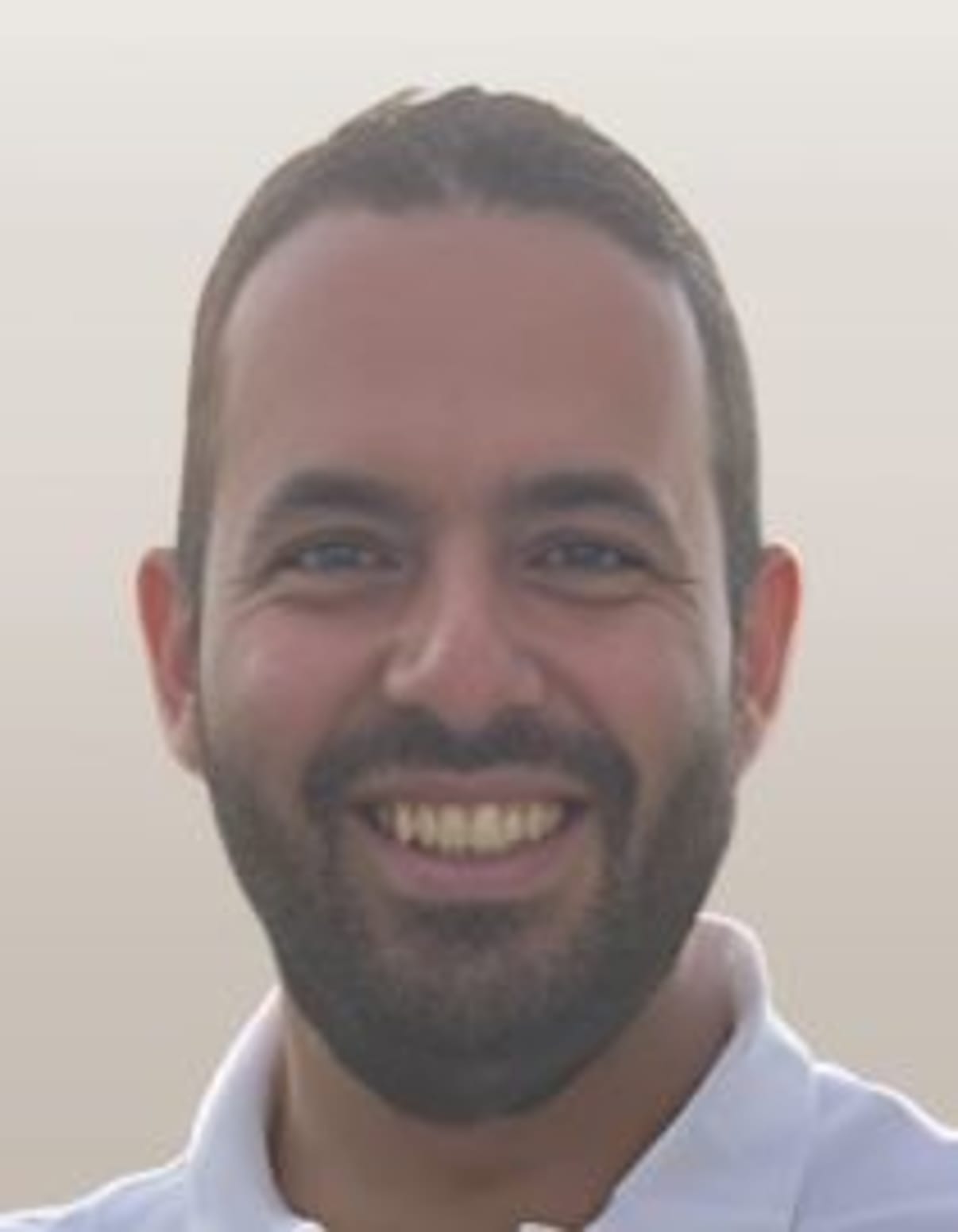 תמונת פורטרט של בעל המקצוע