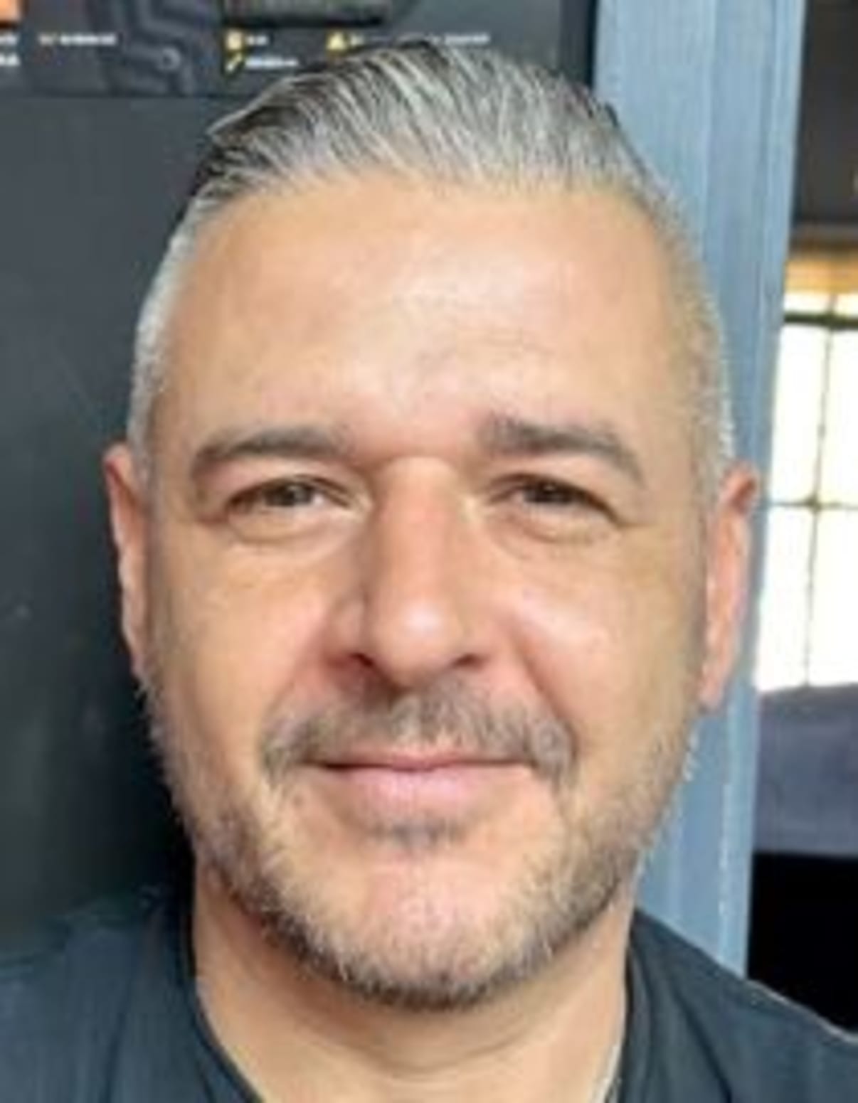 תמונת פורטרט של בעל המקצוע