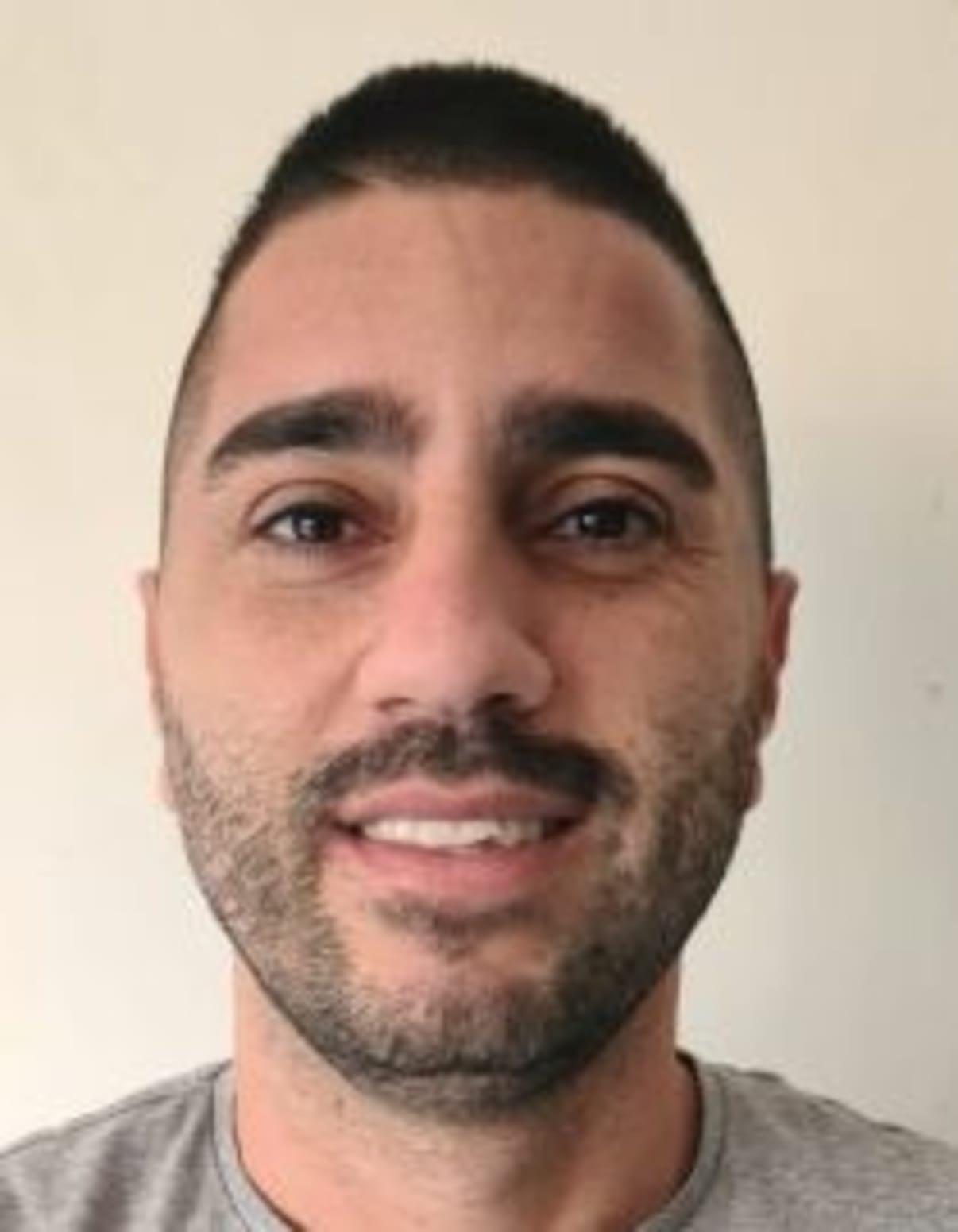 תמונת פורטרט של בעל המקצוע