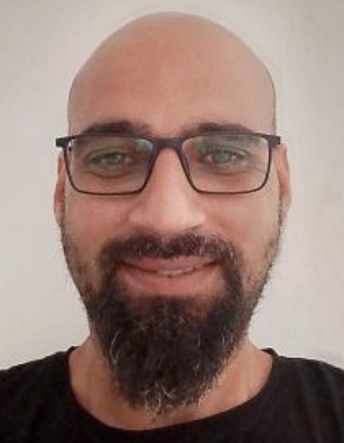 תמונת פורטרט של בעל המקצוע