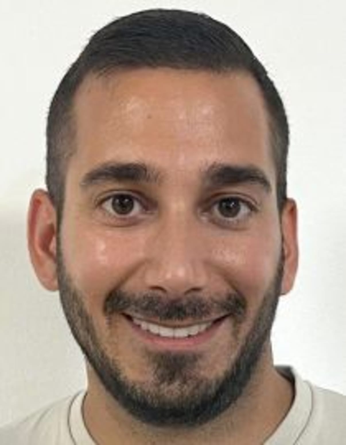 תמונת פורטרט של בעל המקצוע