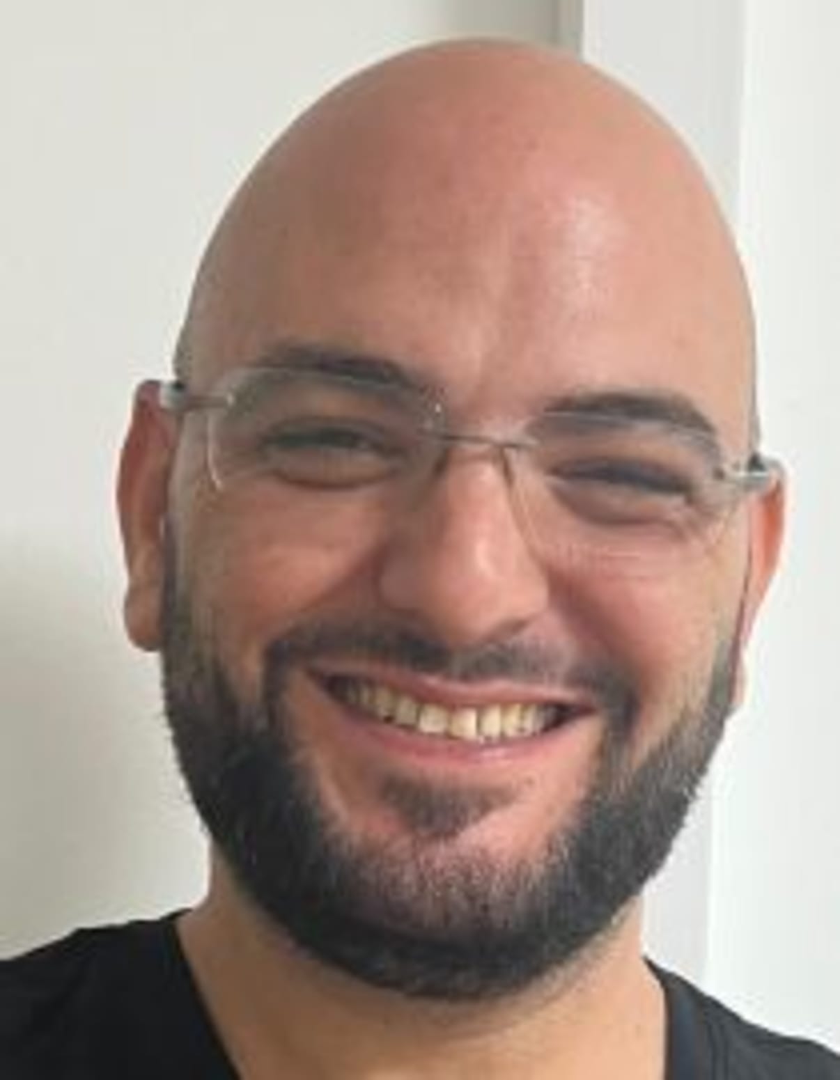 תמונת פורטרט של בעל המקצוע