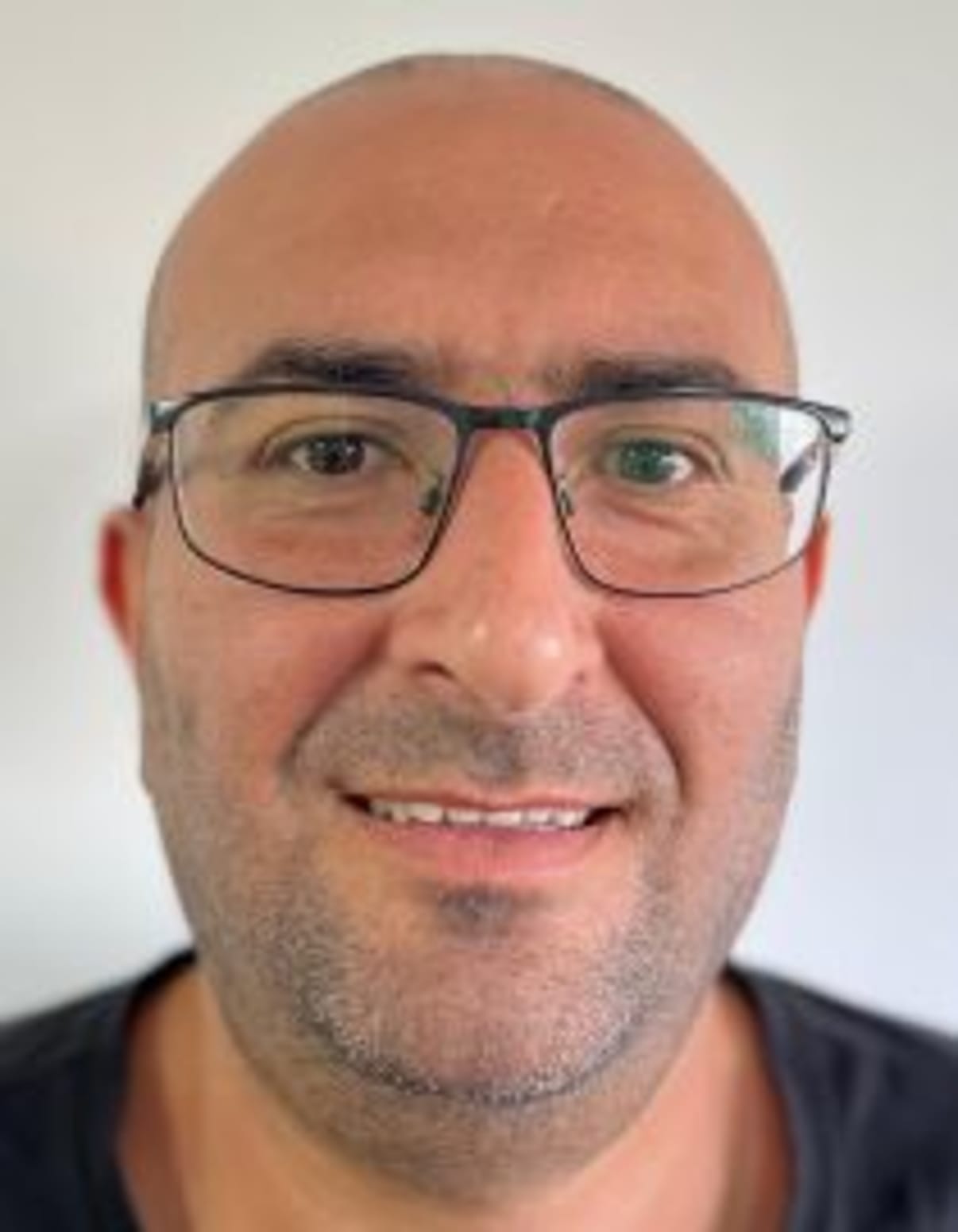 תמונת פורטרט של בעל המקצוע