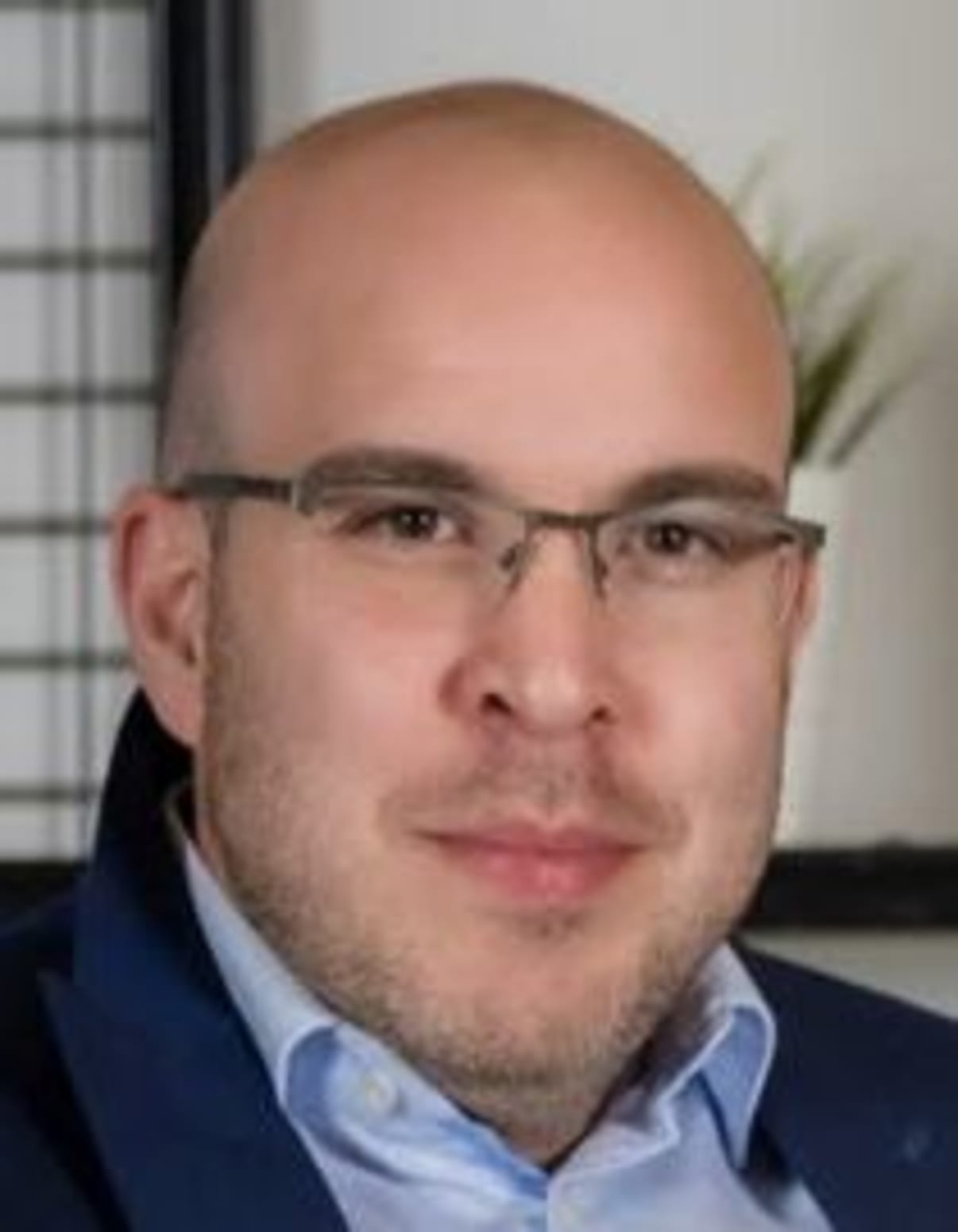 תמונת פורטרט של בעל המקצוע