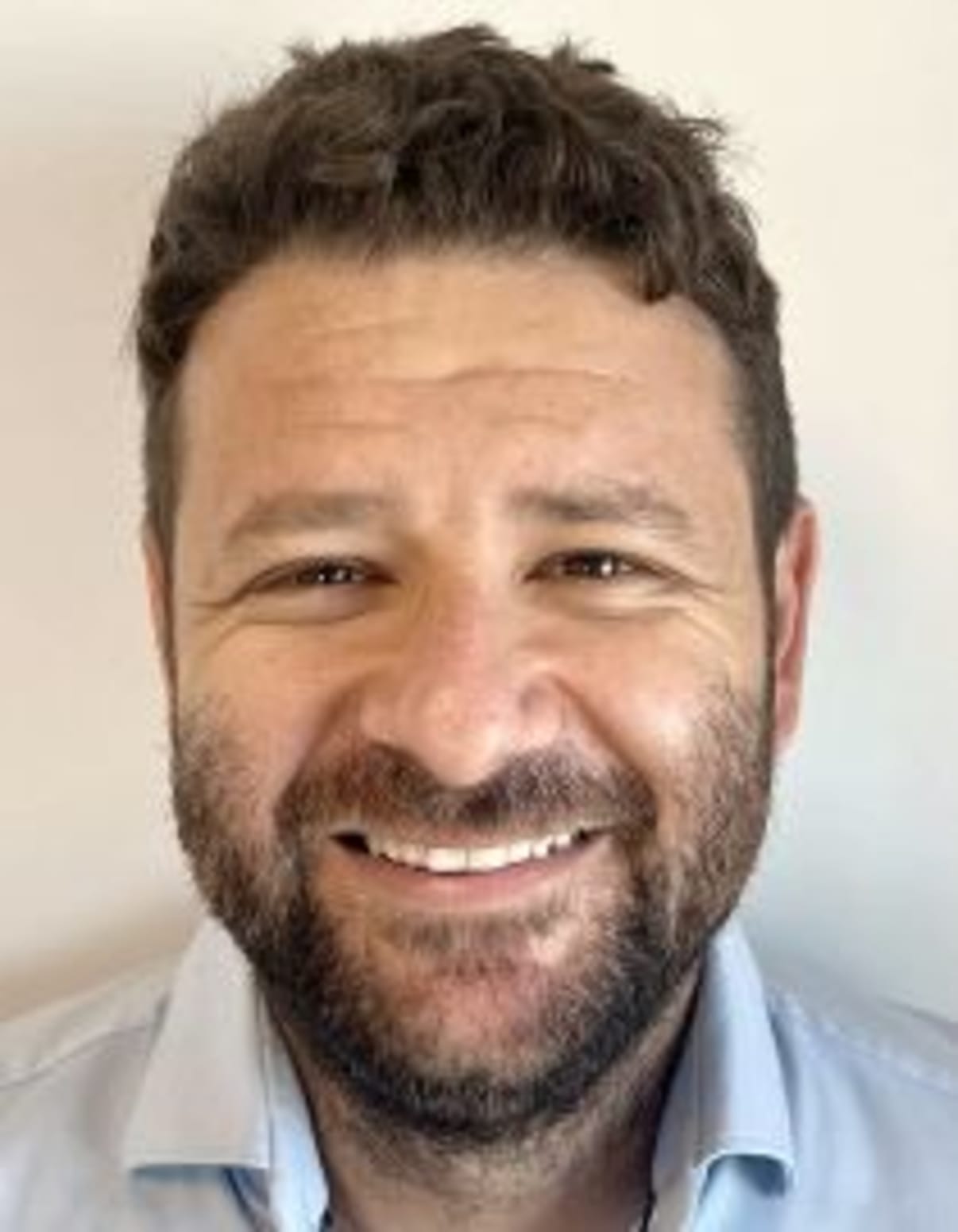 תמונת פורטרט של בעל המקצוע