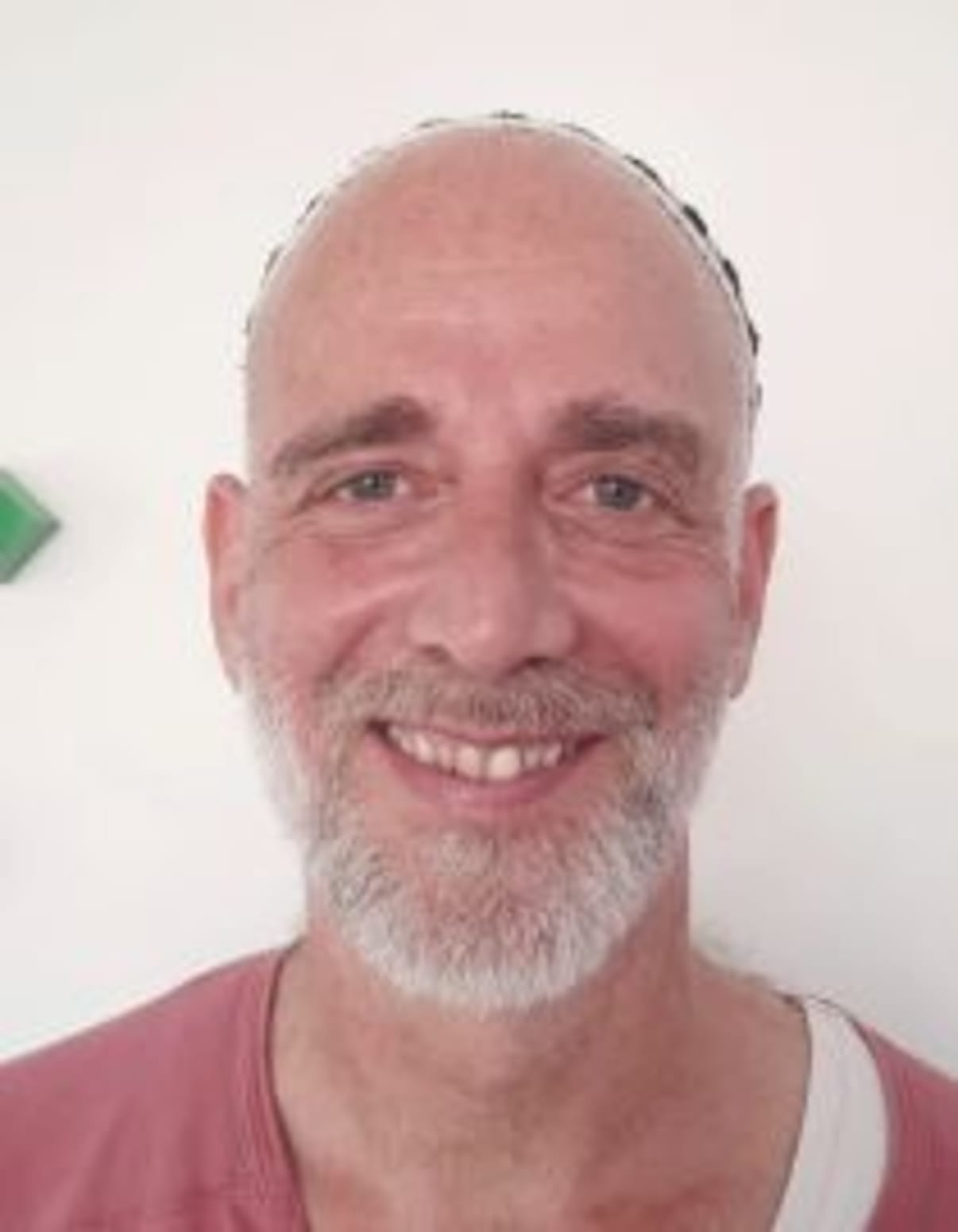 תמונת פורטרט של בעל המקצוע