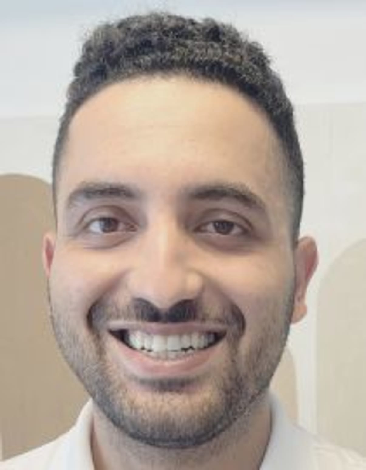 תמונת פורטרט של בעל המקצוע