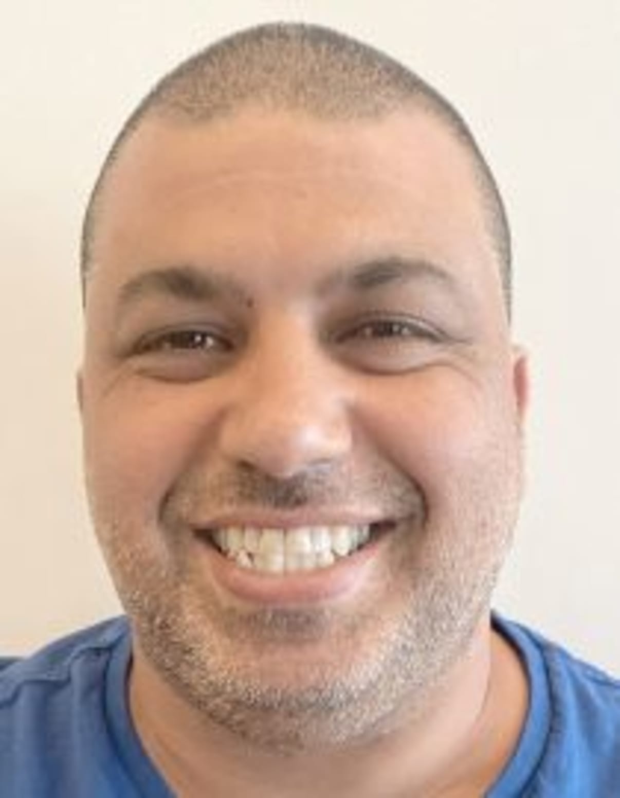 תמונת פורטרט של בעל המקצוע