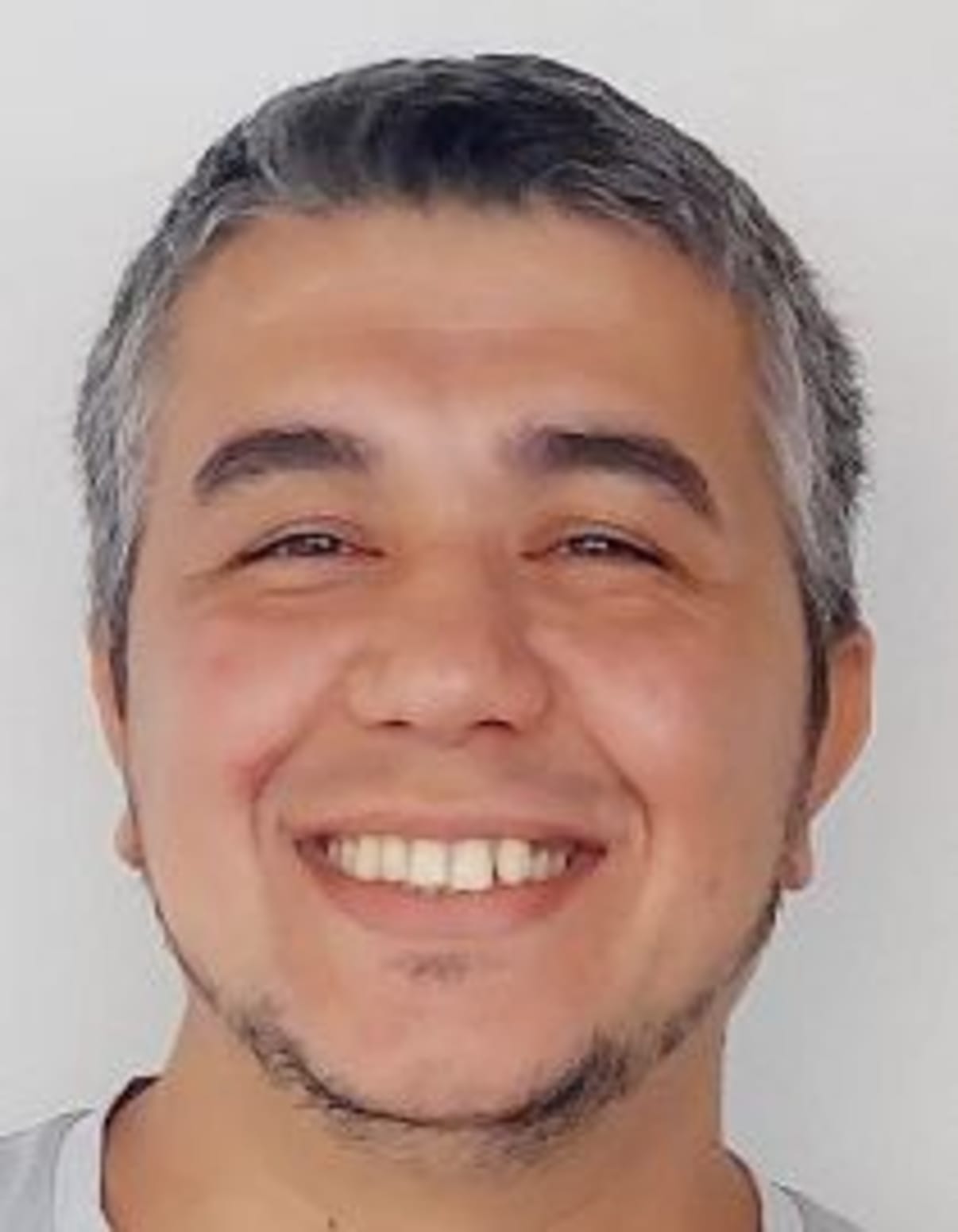 תמונת פורטרט של בעל המקצוע