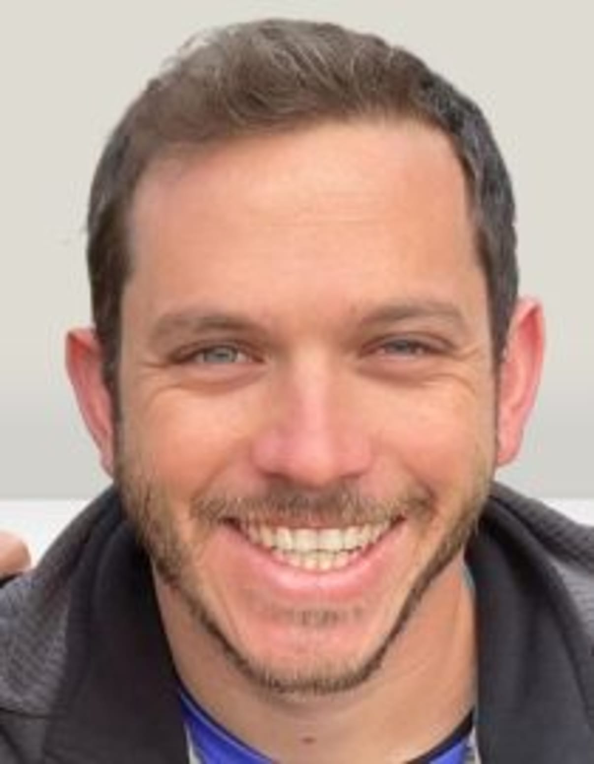 תמונת פורטרט של בעל המקצוע