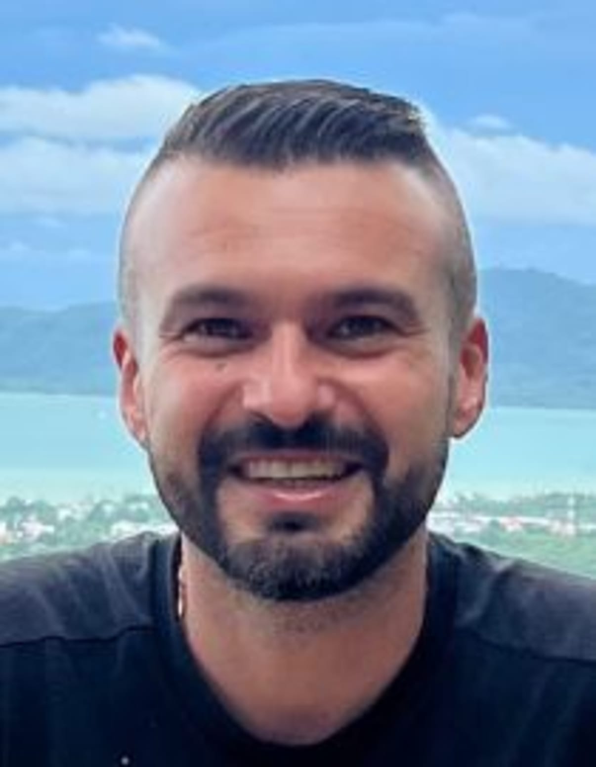 תמונת פורטרט של בעל המקצוע