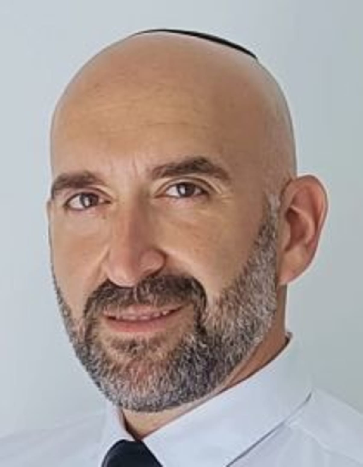 תמונת פורטרט של בעל המקצוע