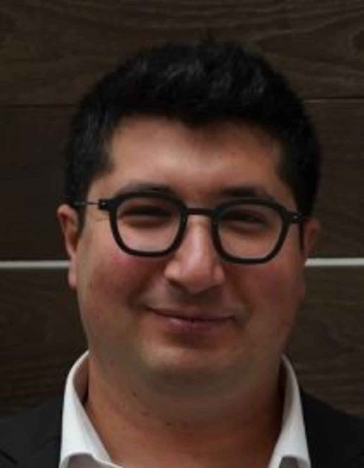 תמונת פורטרט של בעל המקצוע