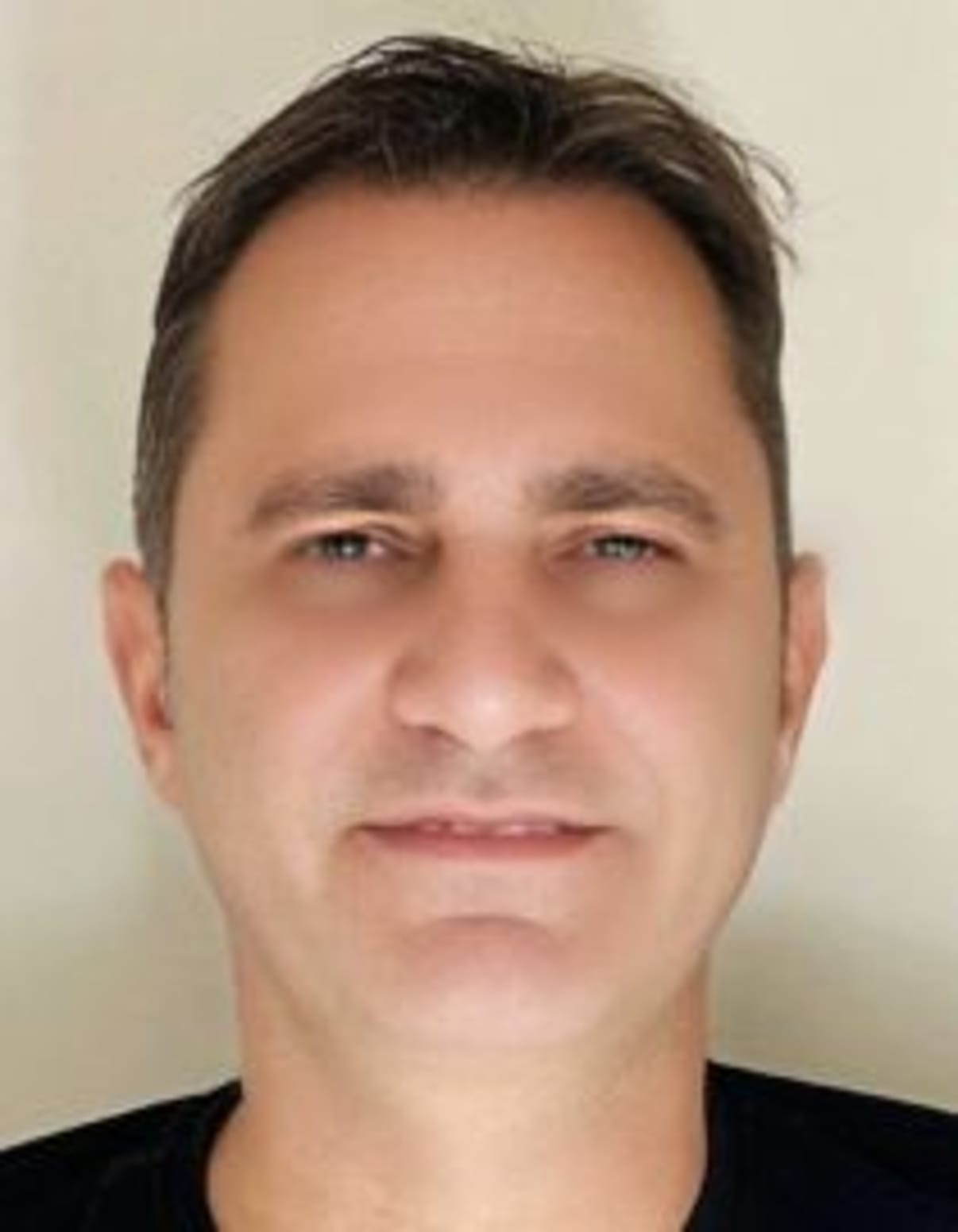 תמונת פורטרט של בעל המקצוע