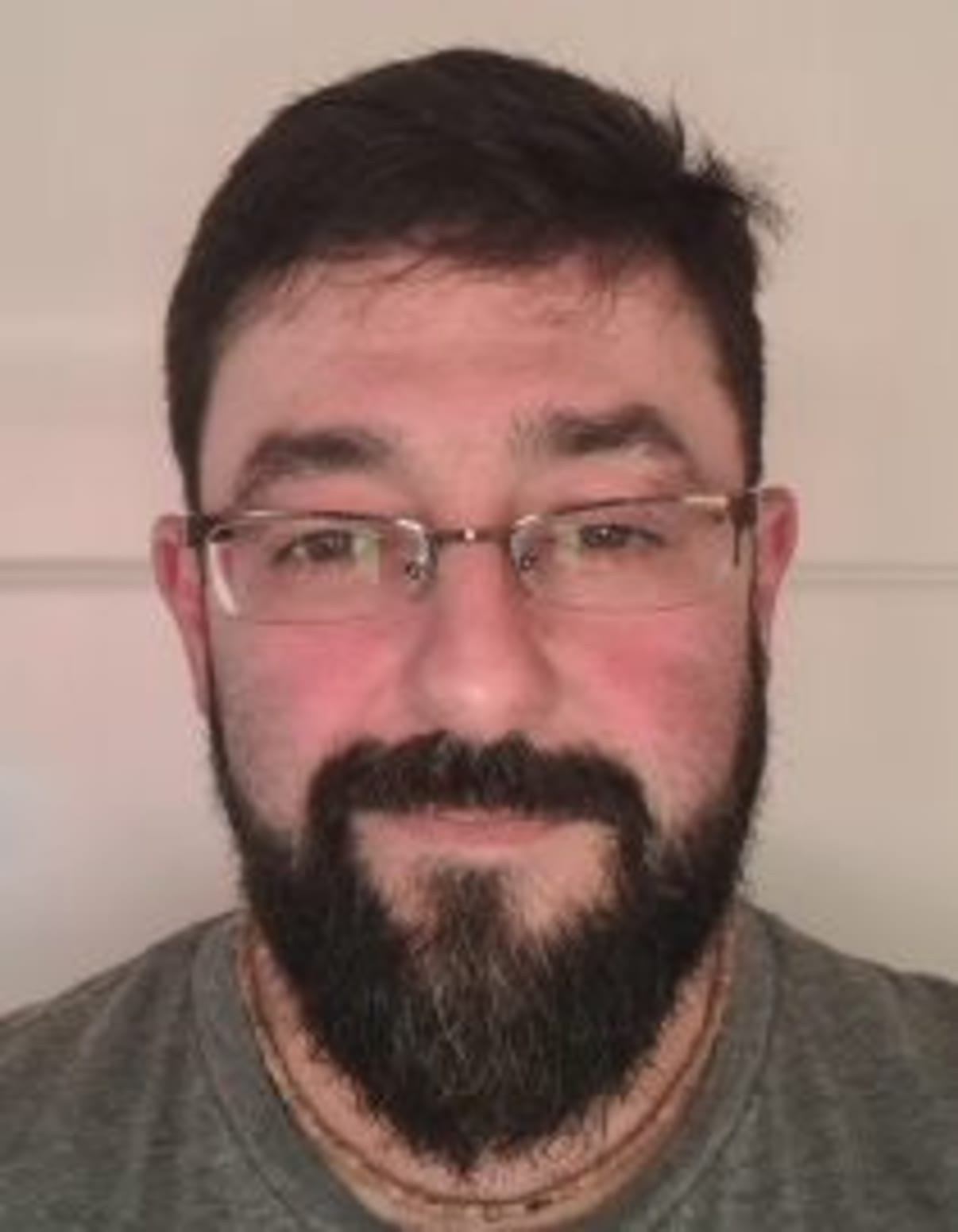 תמונת פורטרט של בעל המקצוע