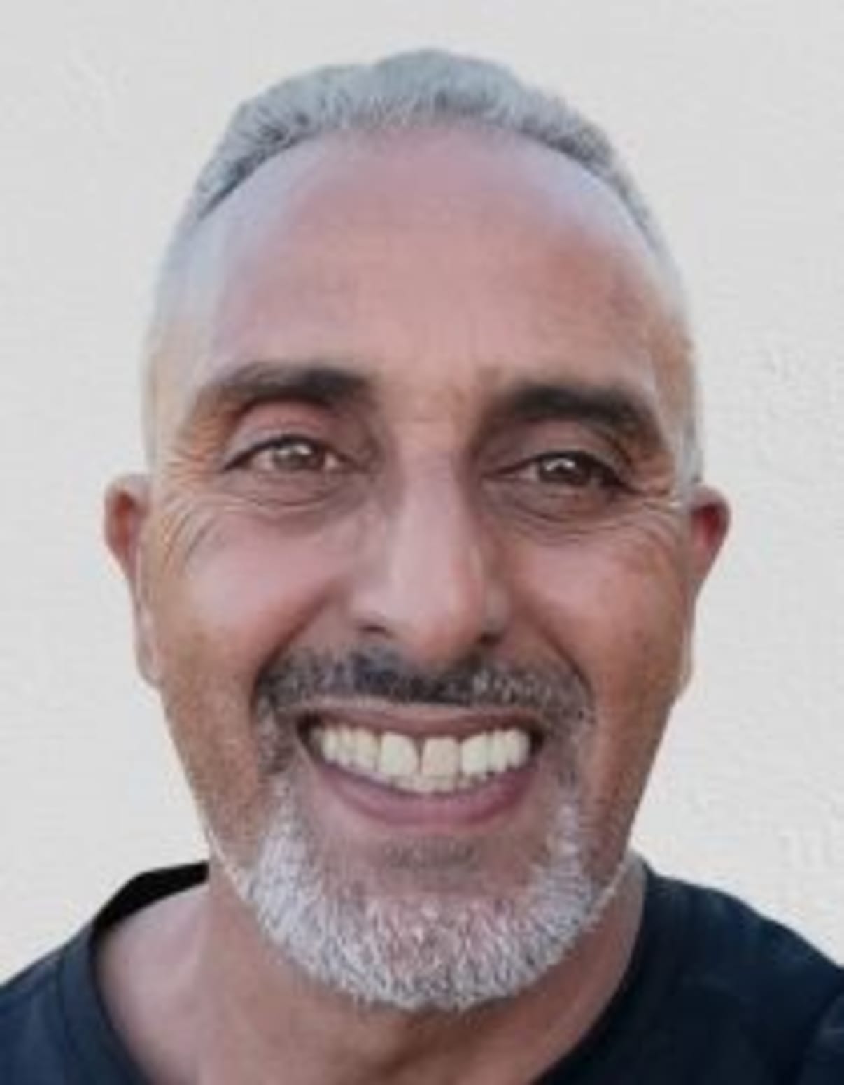 תמונת פורטרט של בעל המקצוע