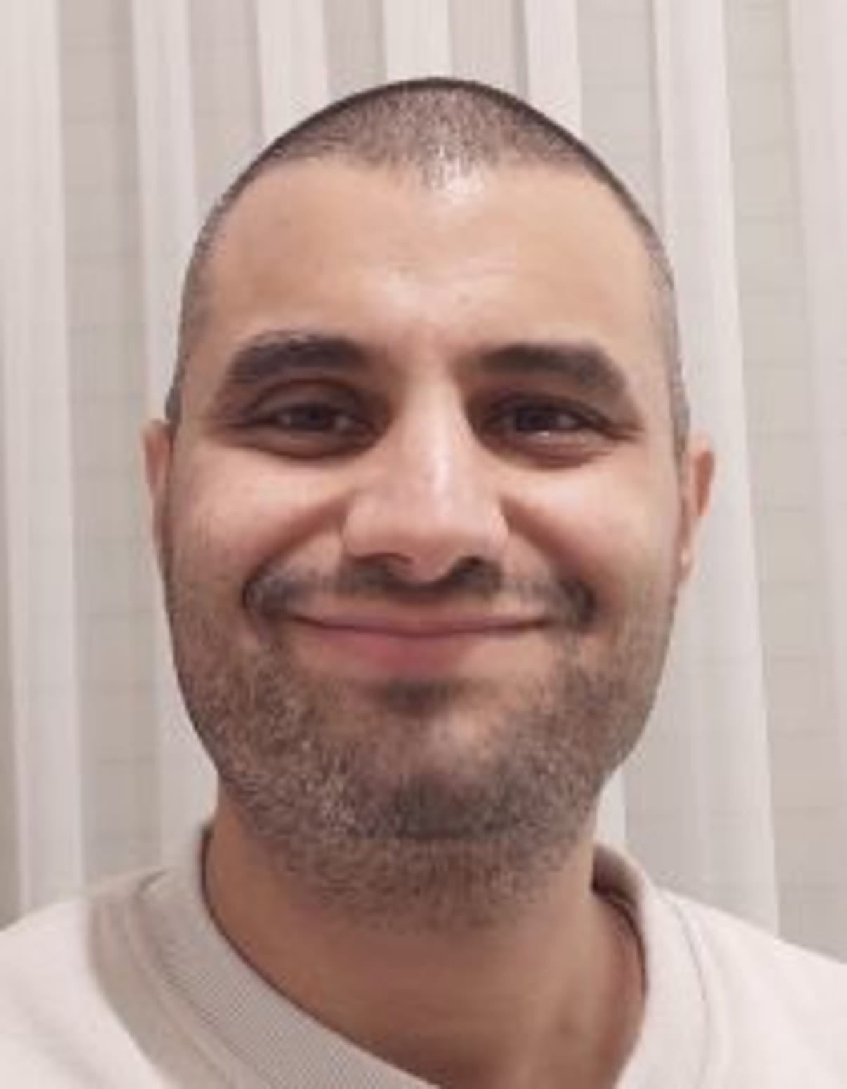 תמונת פורטרט של בעל המקצוע