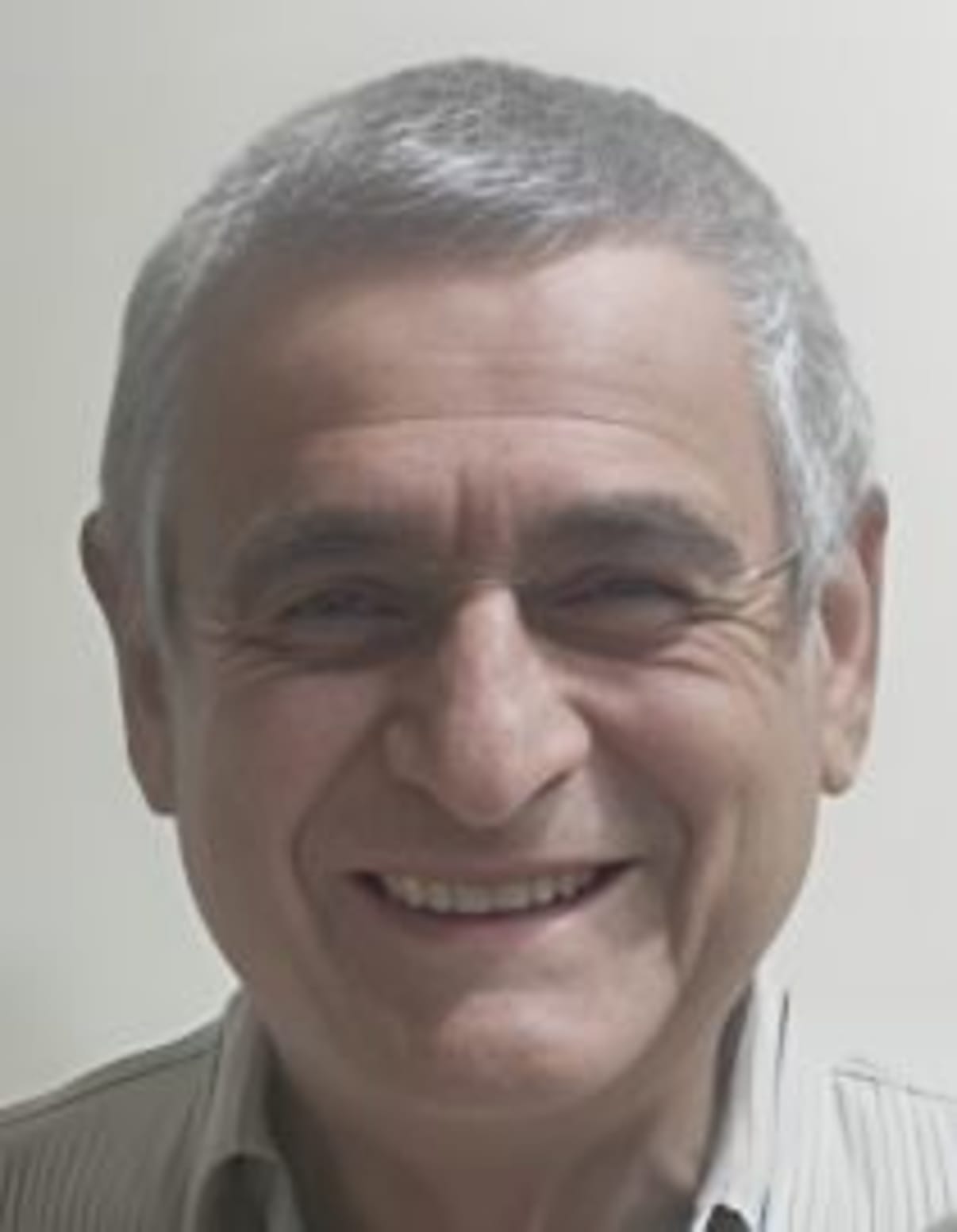 תמונת פורטרט של בעל המקצוע