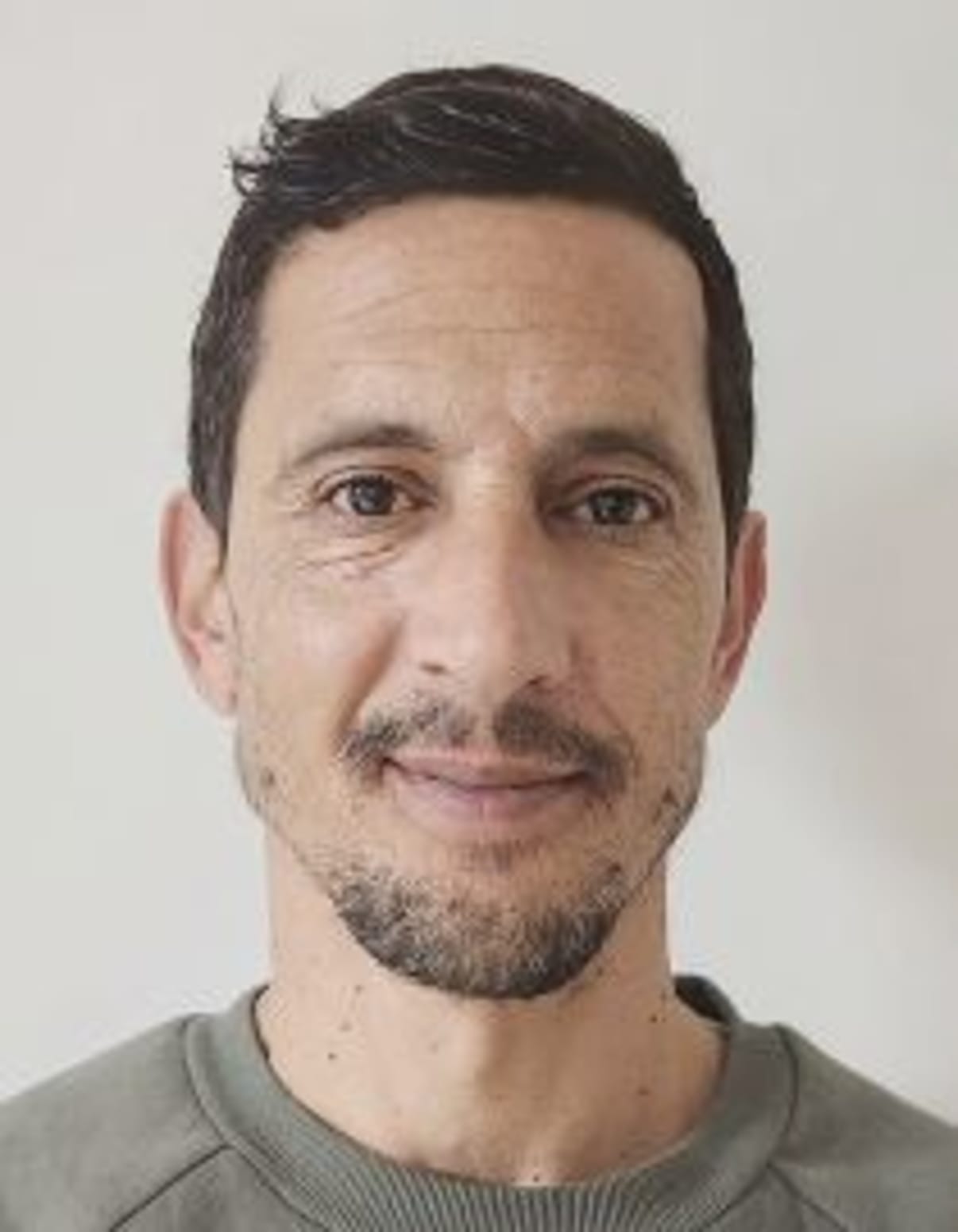 תמונת פורטרט של בעל המקצוע