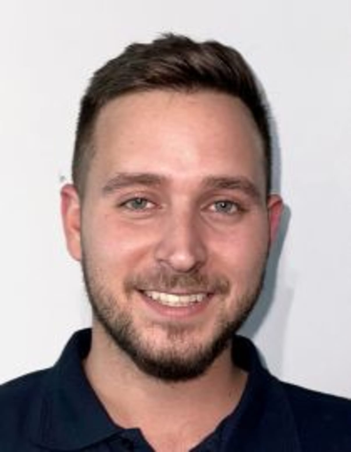 תמונת פורטרט של בעל המקצוע