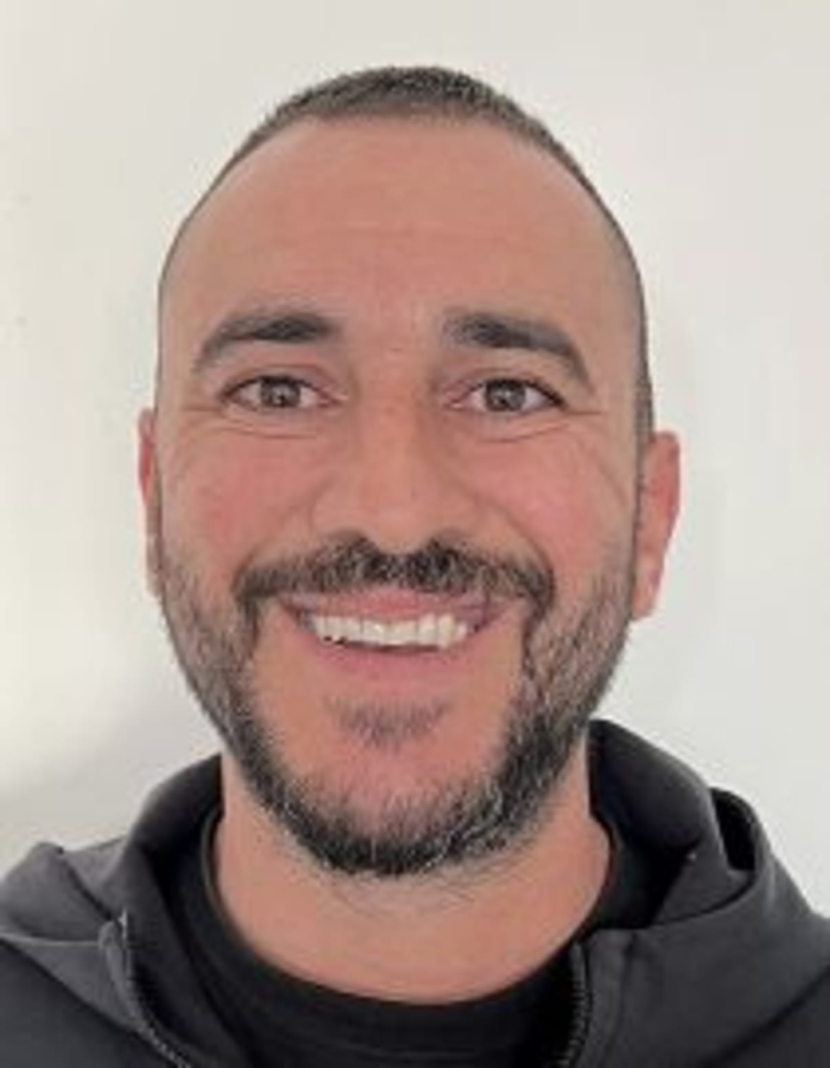 תמונת פורטרט של בעל המקצוע