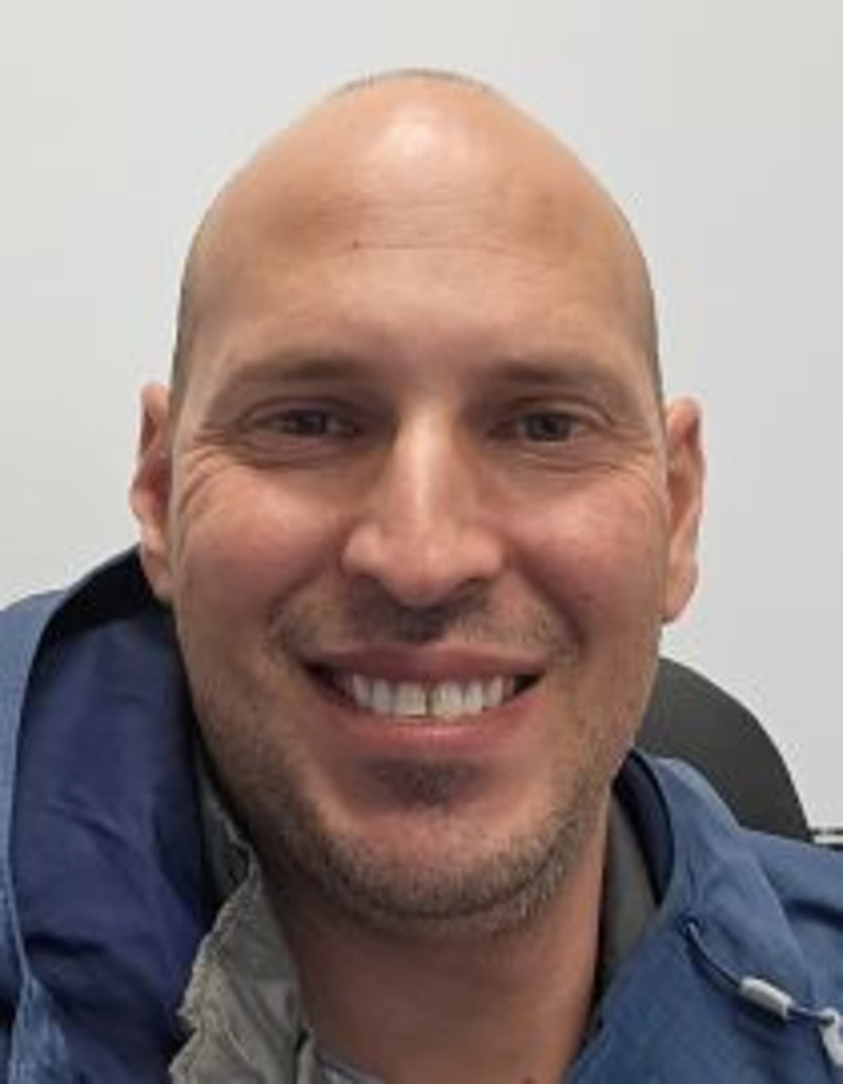 תמונת פורטרט של בעל המקצוע