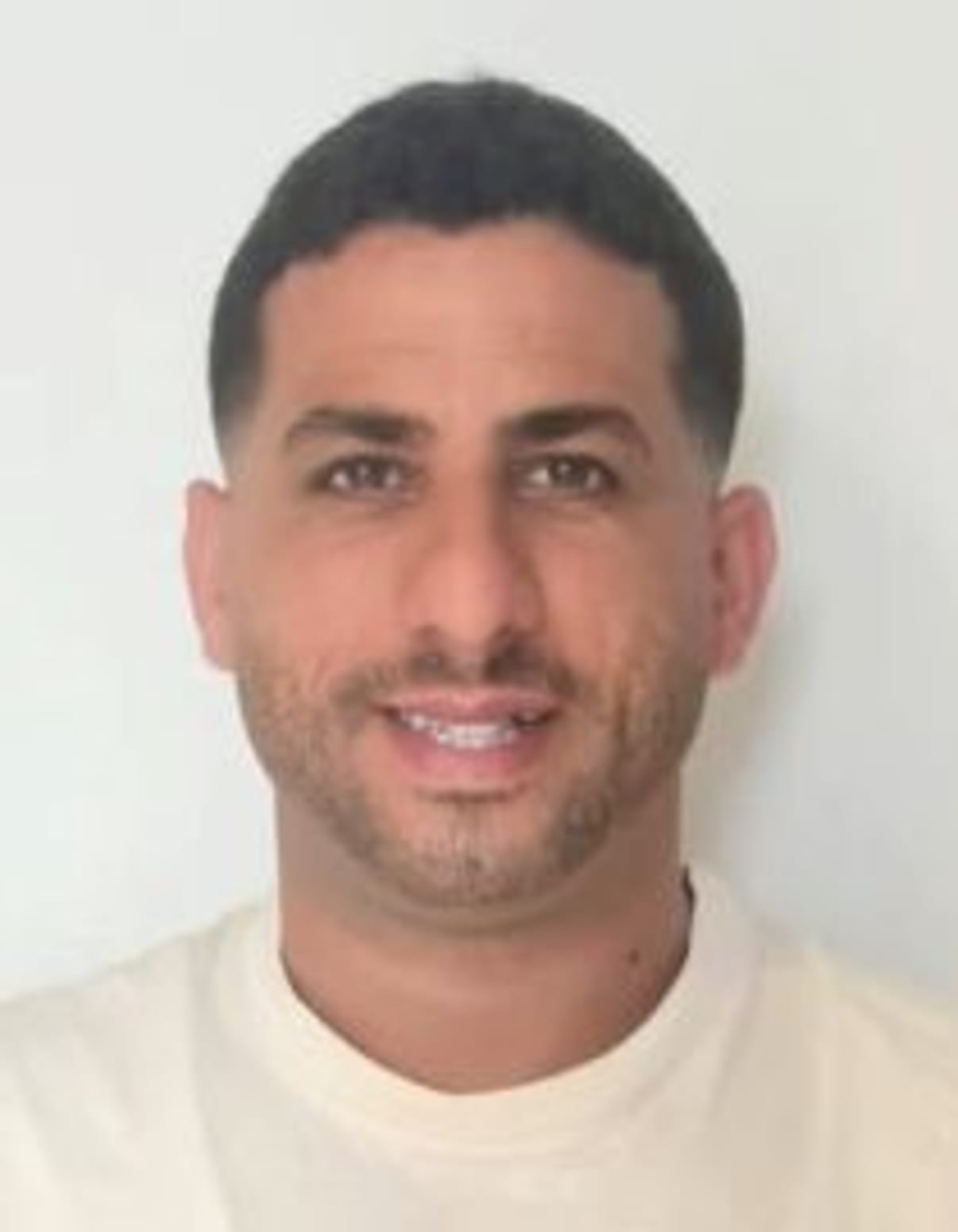 תמונת פורטרט של בעל המקצוע