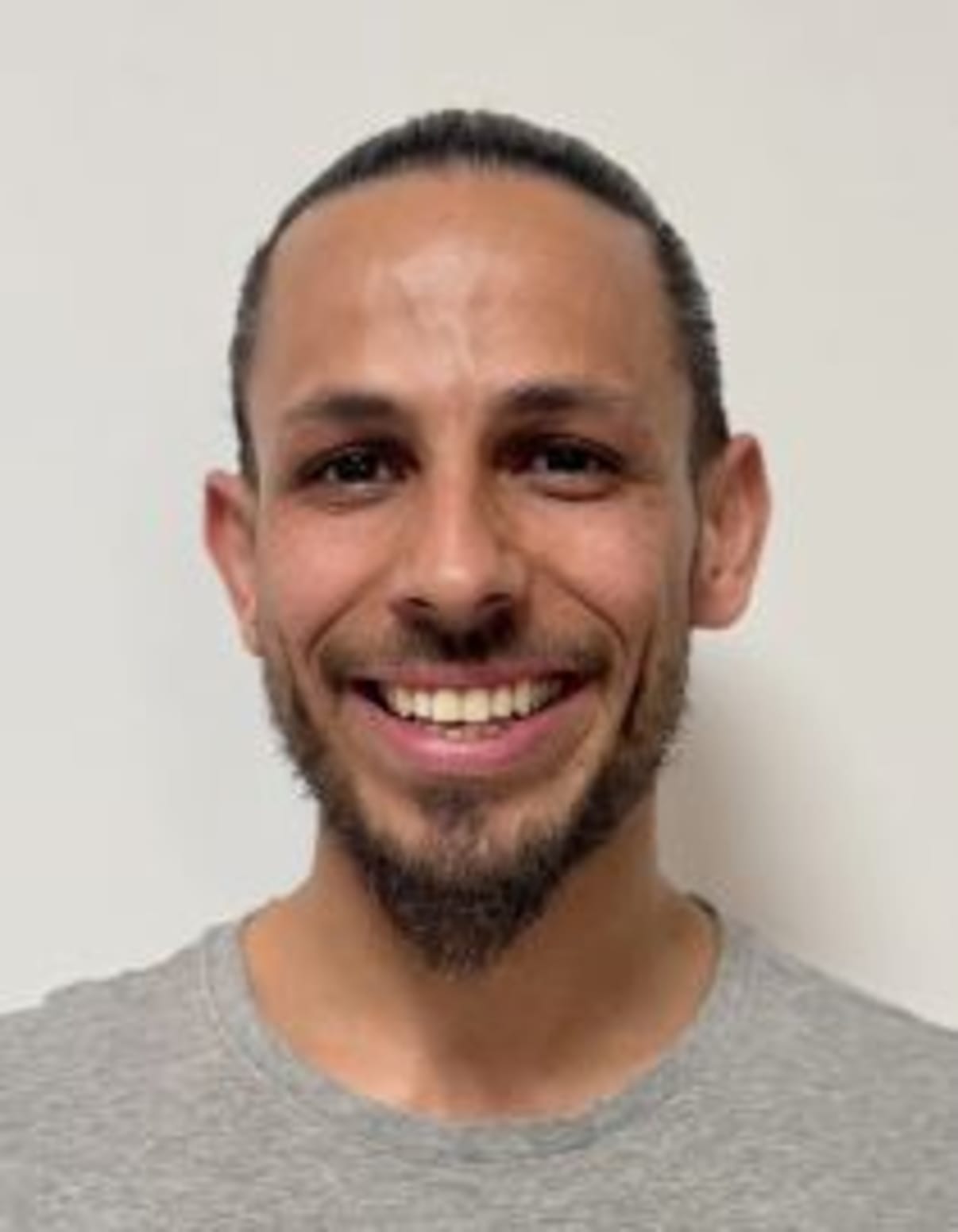 תמונת פורטרט של בעל המקצוע