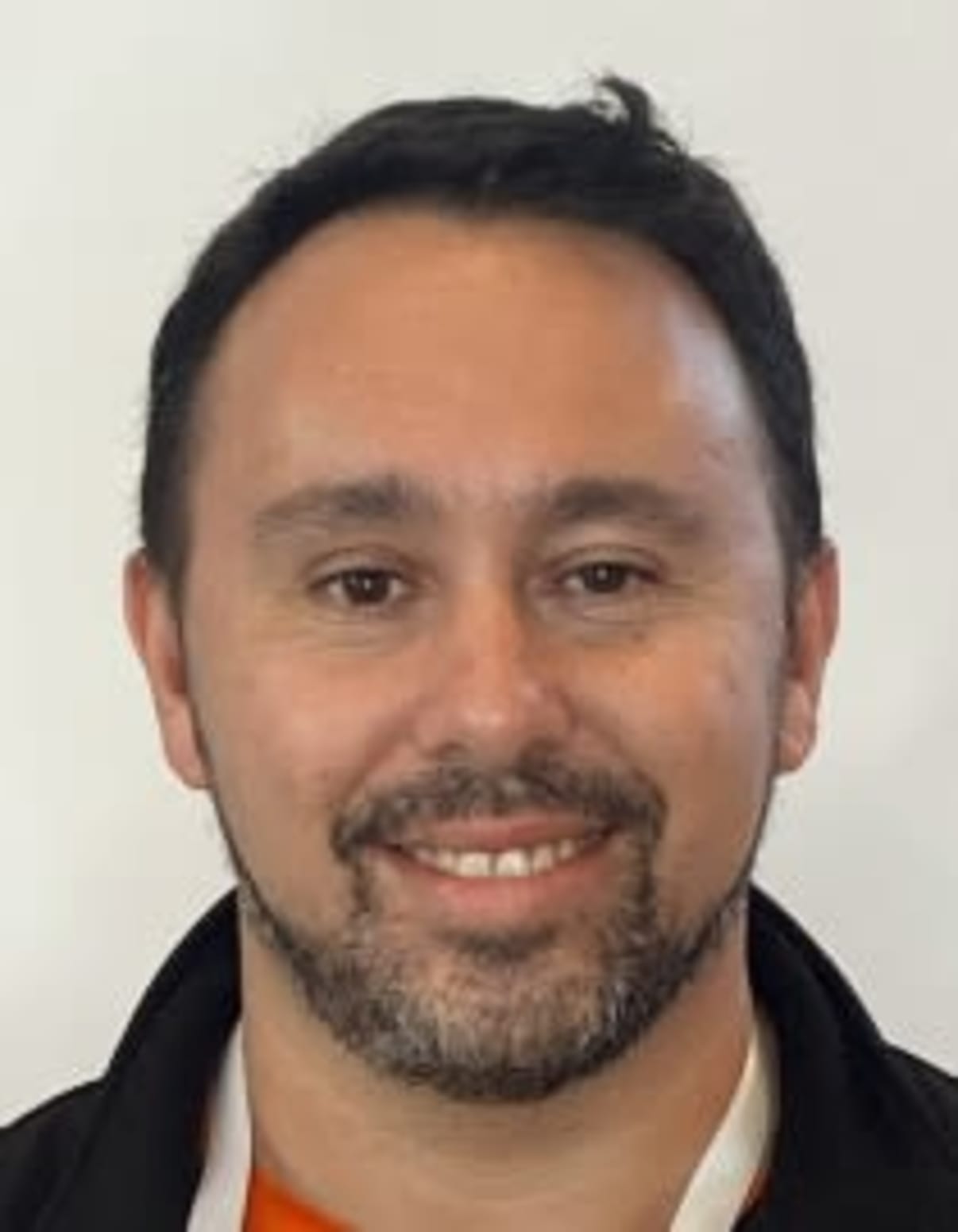 תמונת פורטרט של בעל המקצוע