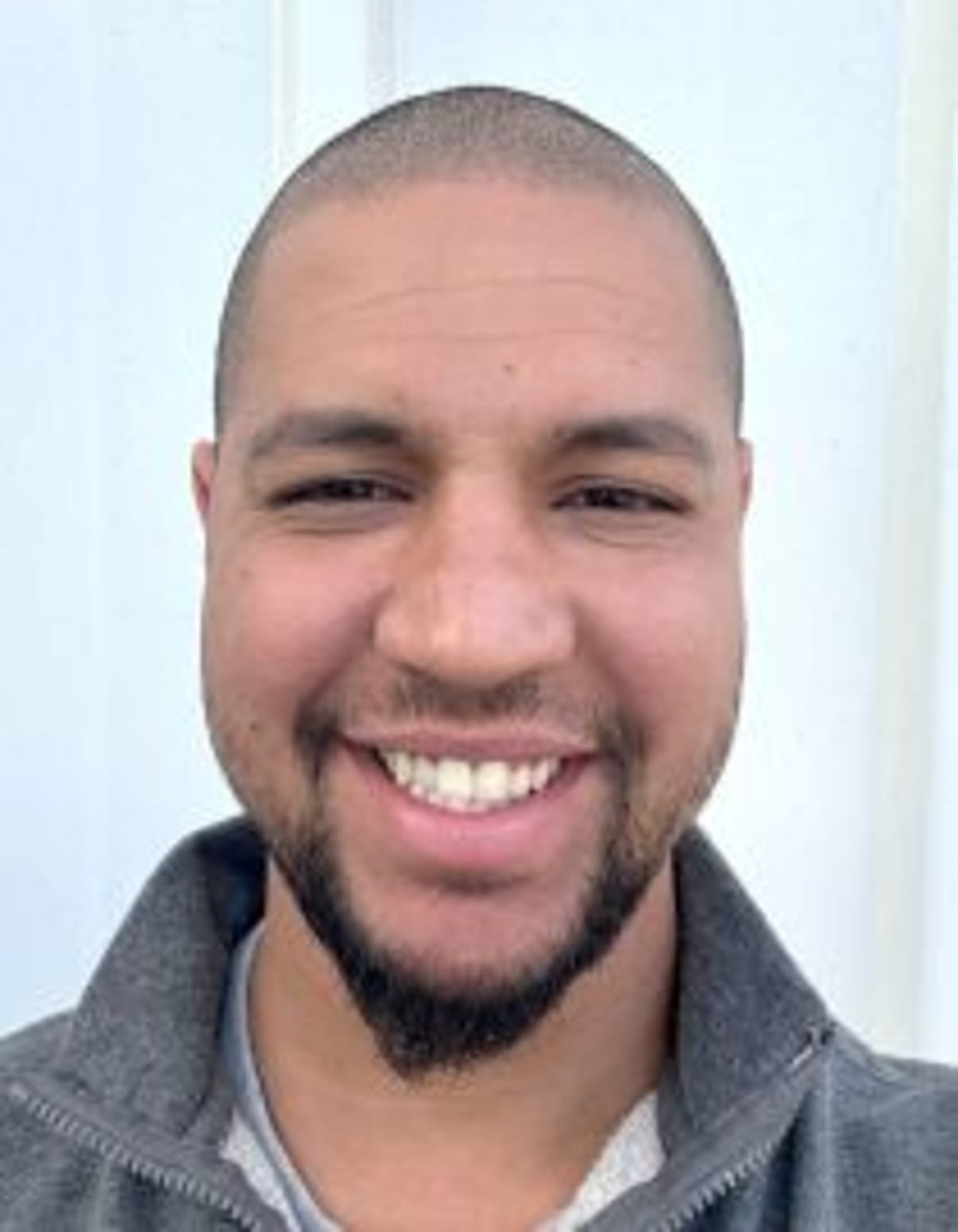 תמונת פורטרט של בעל המקצוע