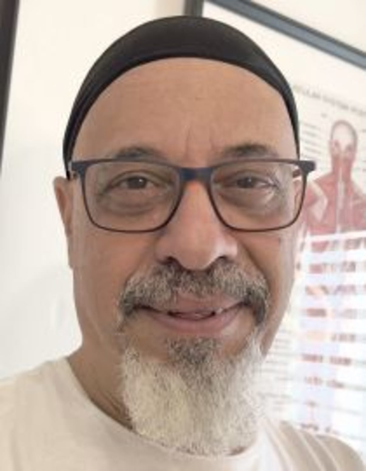 תמונת פורטרט של בעל המקצוע