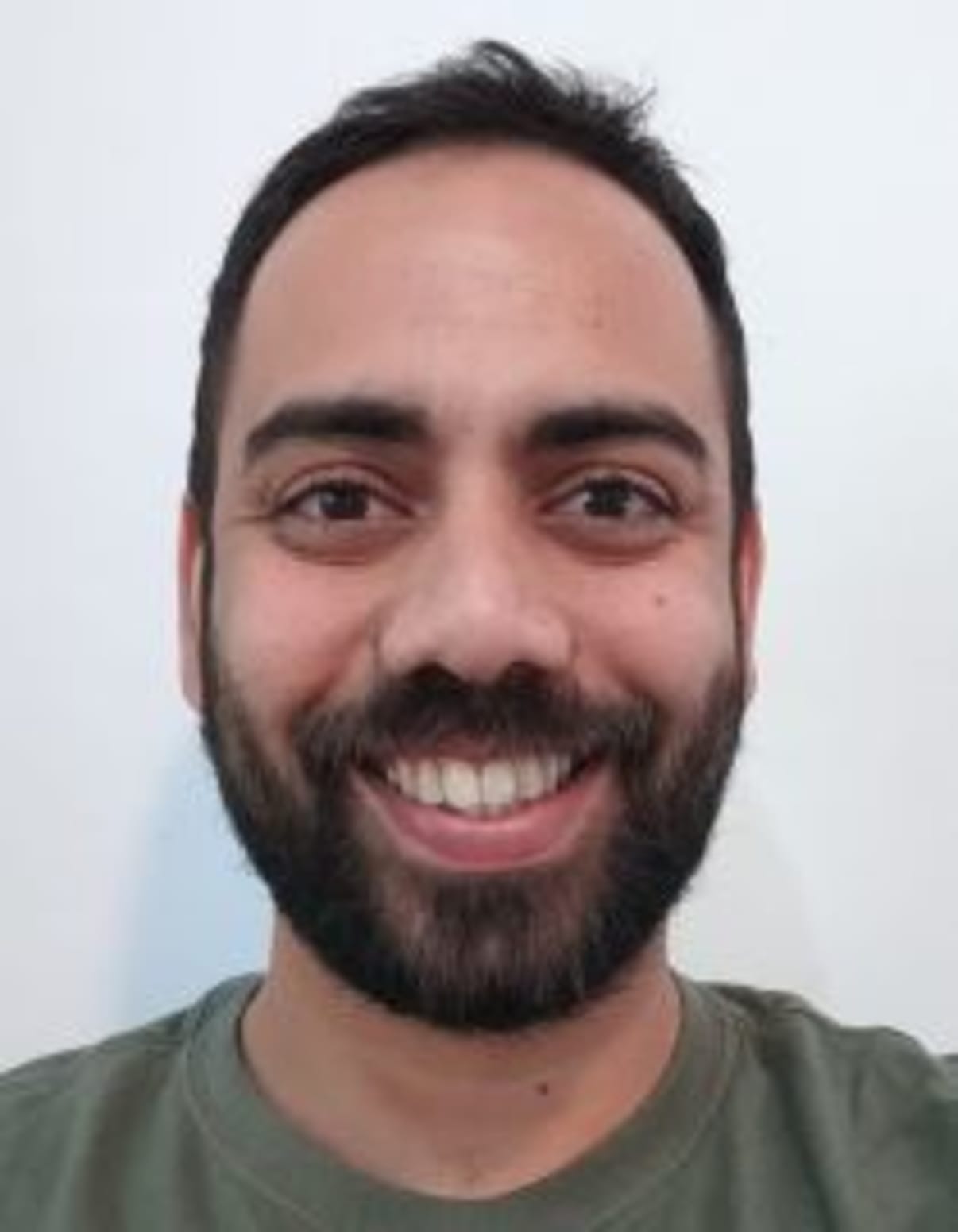 תמונת פורטרט של בעל המקצוע