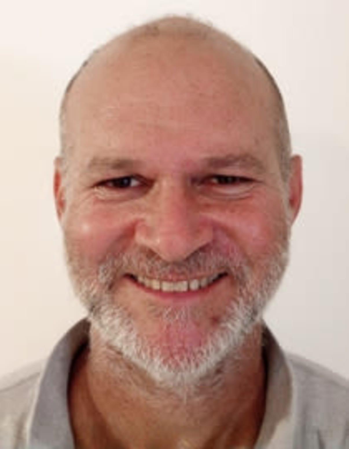 תמונת פורטרט של בעל המקצוע