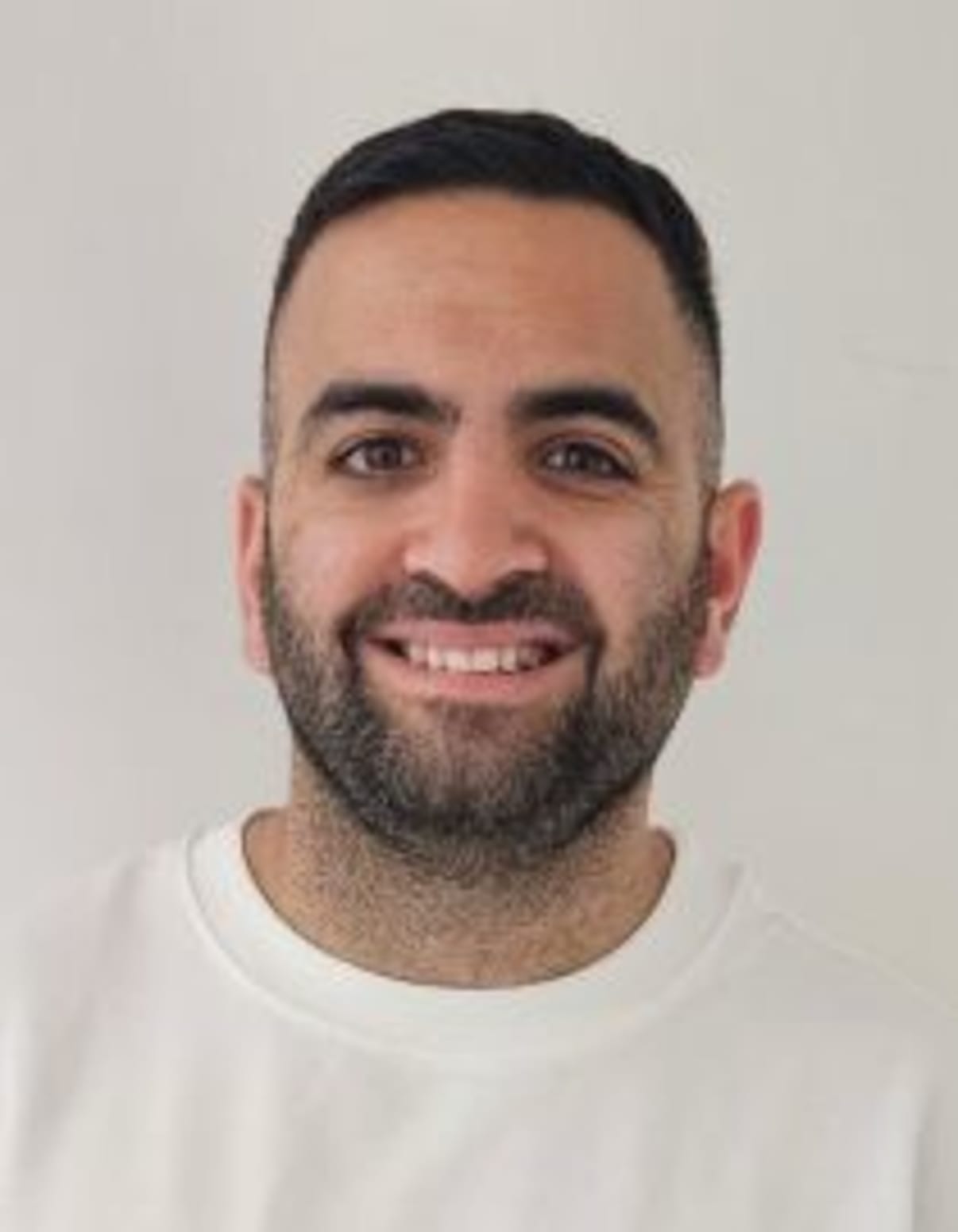 תמונת פורטרט של בעל המקצוע