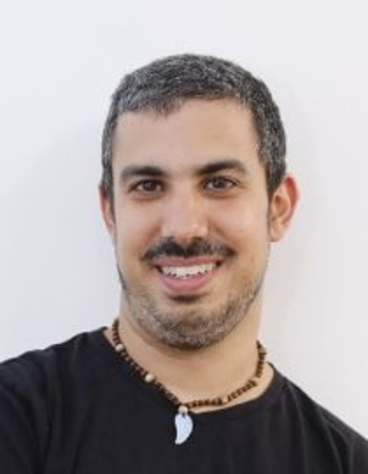 תמונת פורטרט של בעל המקצוע