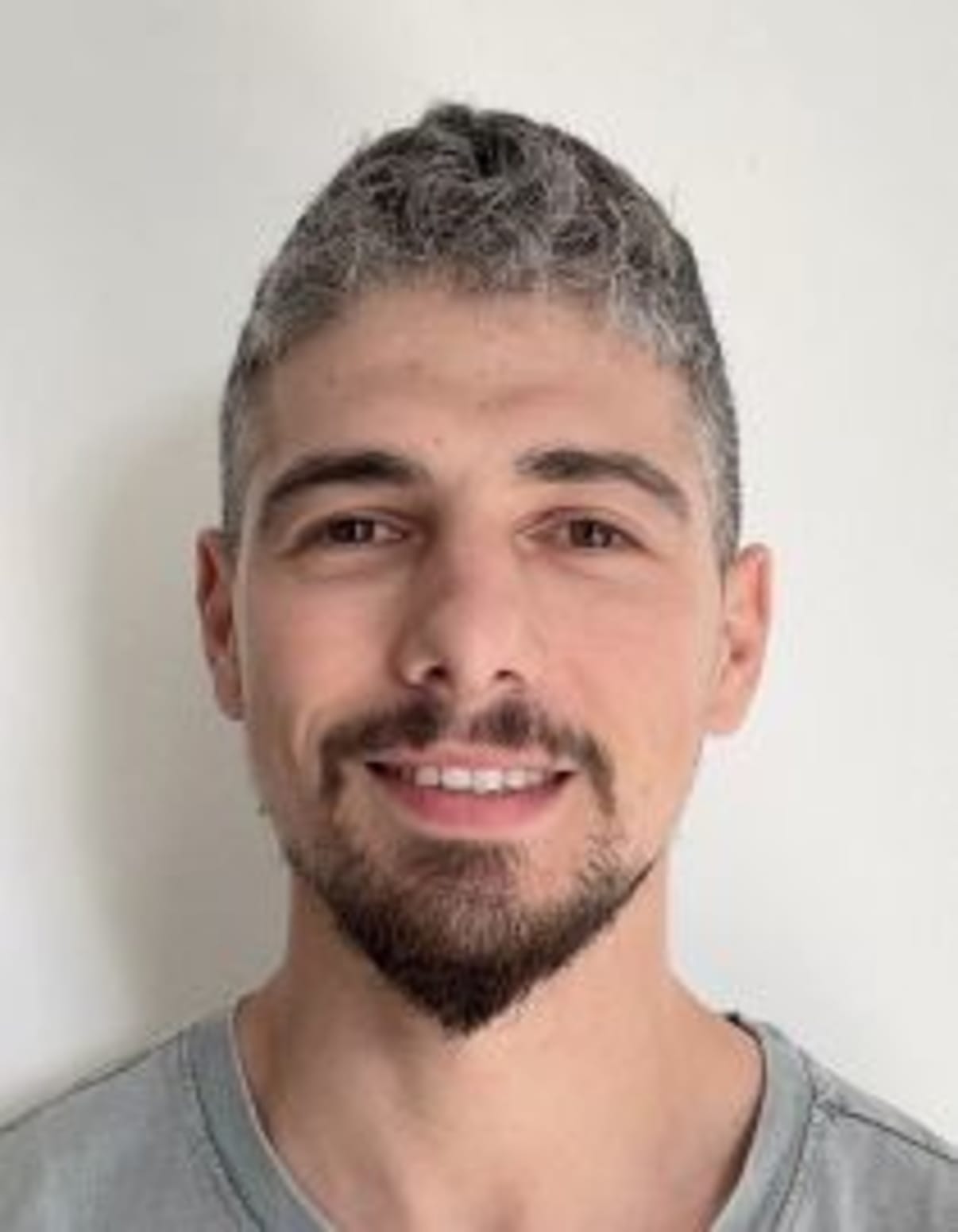 תמונת פורטרט של בעל המקצוע