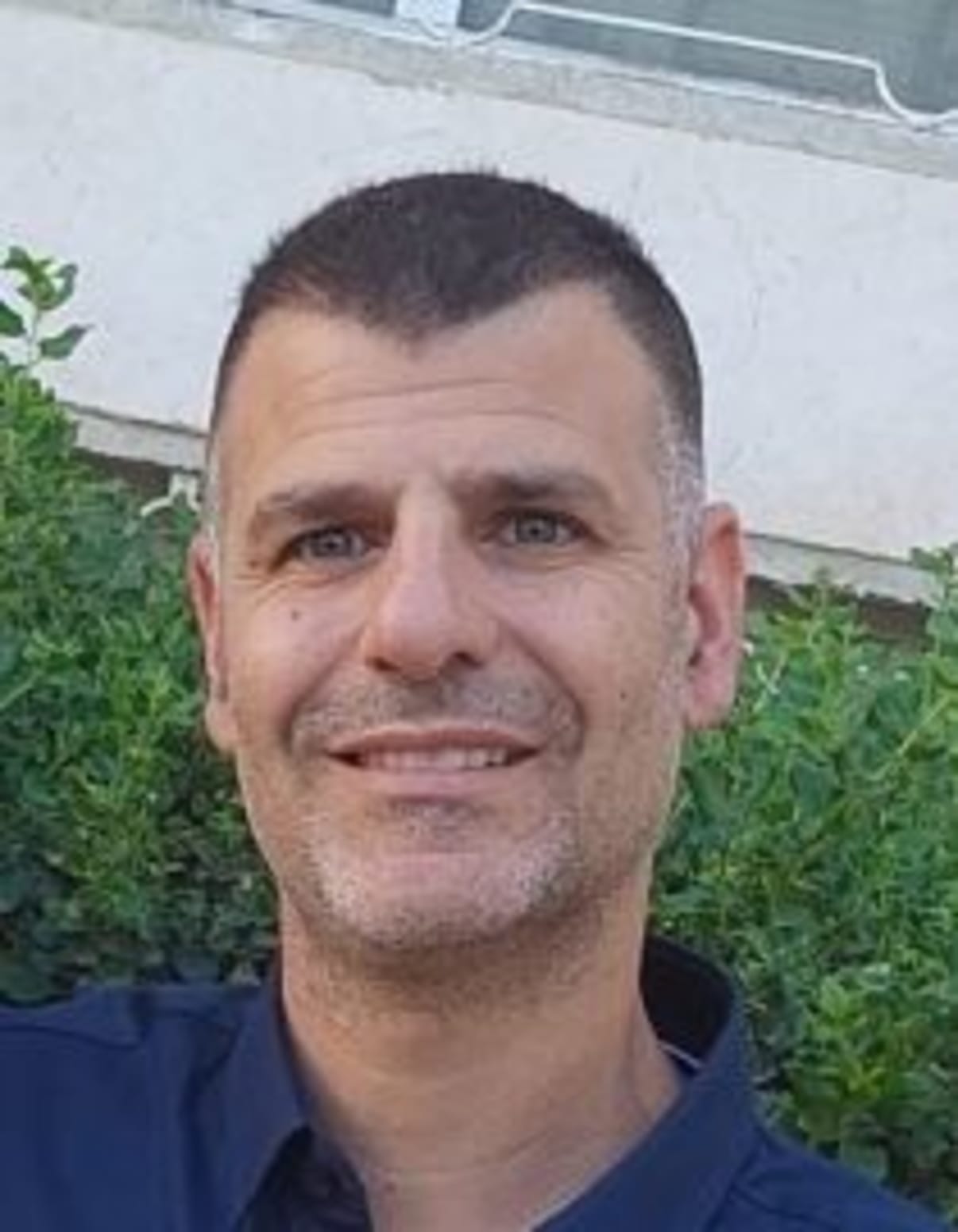 תמונת פורטרט של בעל המקצוע