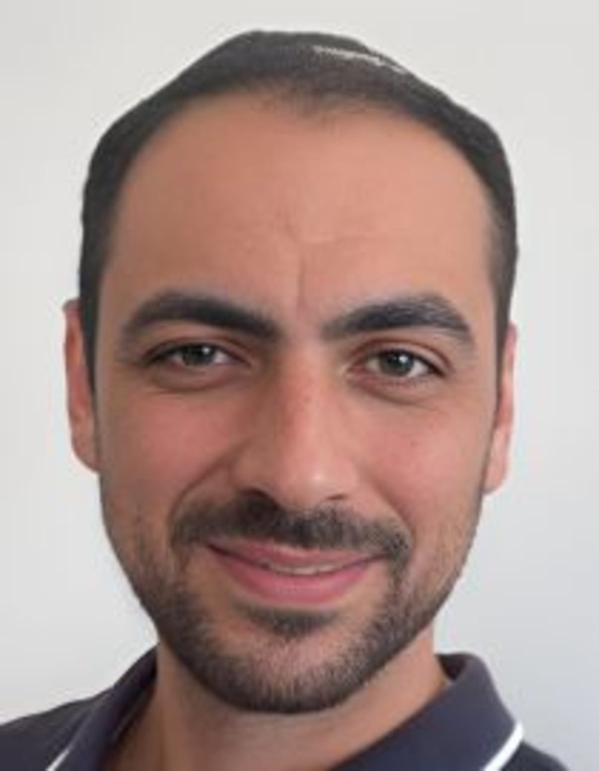 תמונת פורטרט של בעל המקצוע