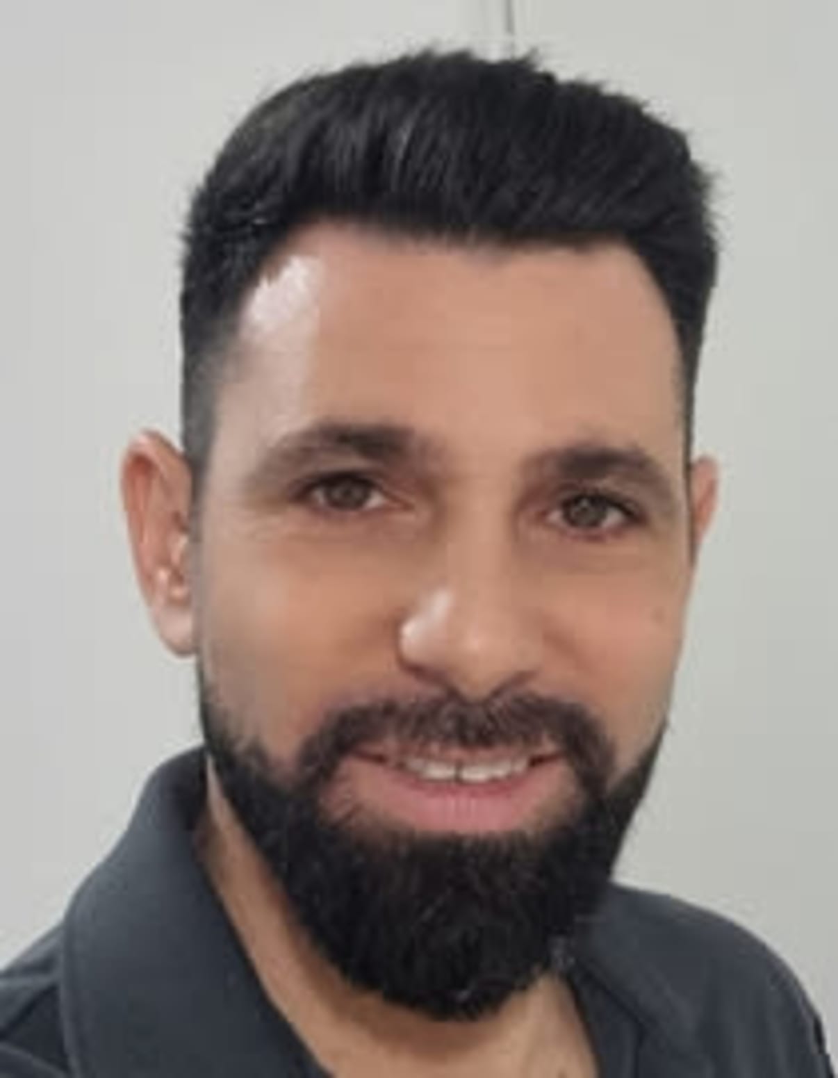 תמונת פורטרט של בעל המקצוע