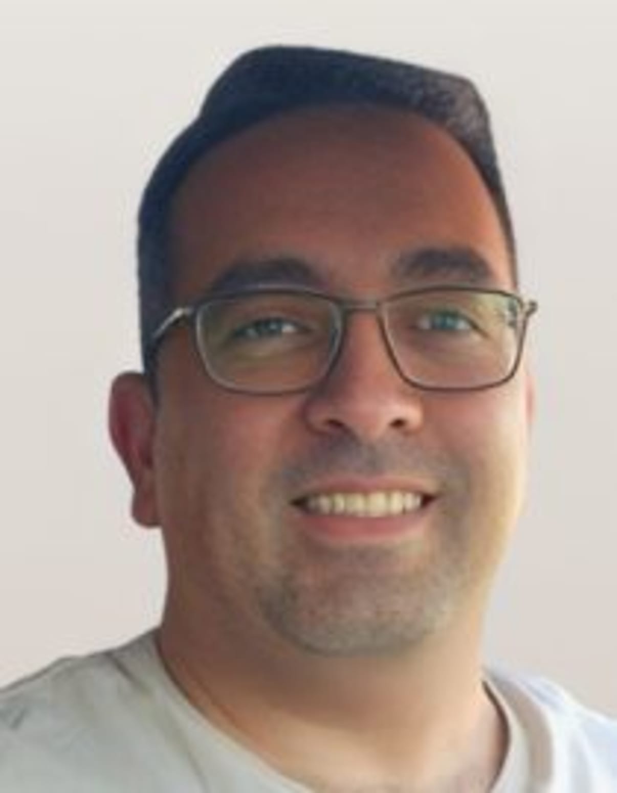 תמונת פורטרט של בעל המקצוע