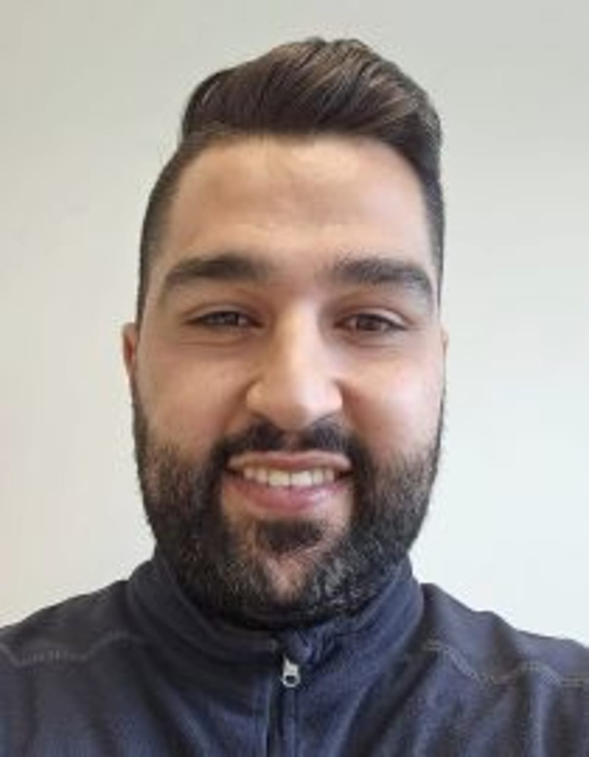 תמונת פורטרט של בעל המקצוע