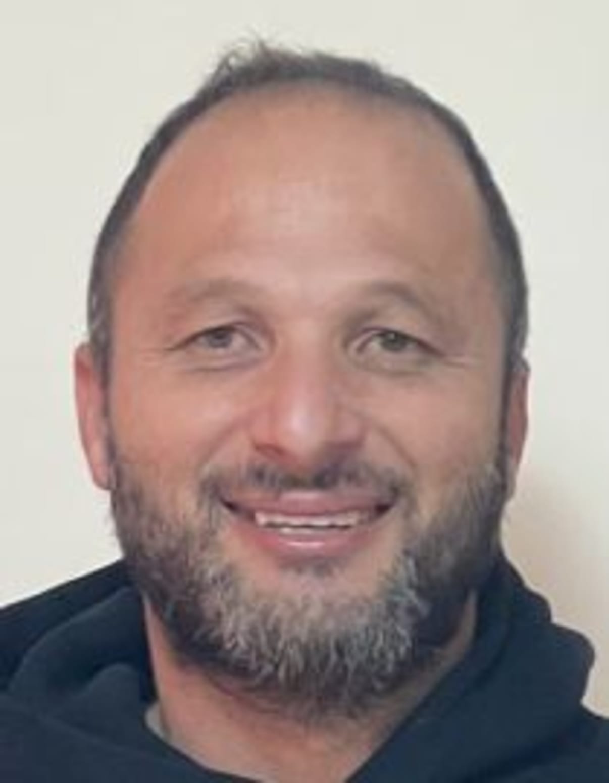 תמונת פורטרט של בעל המקצוע