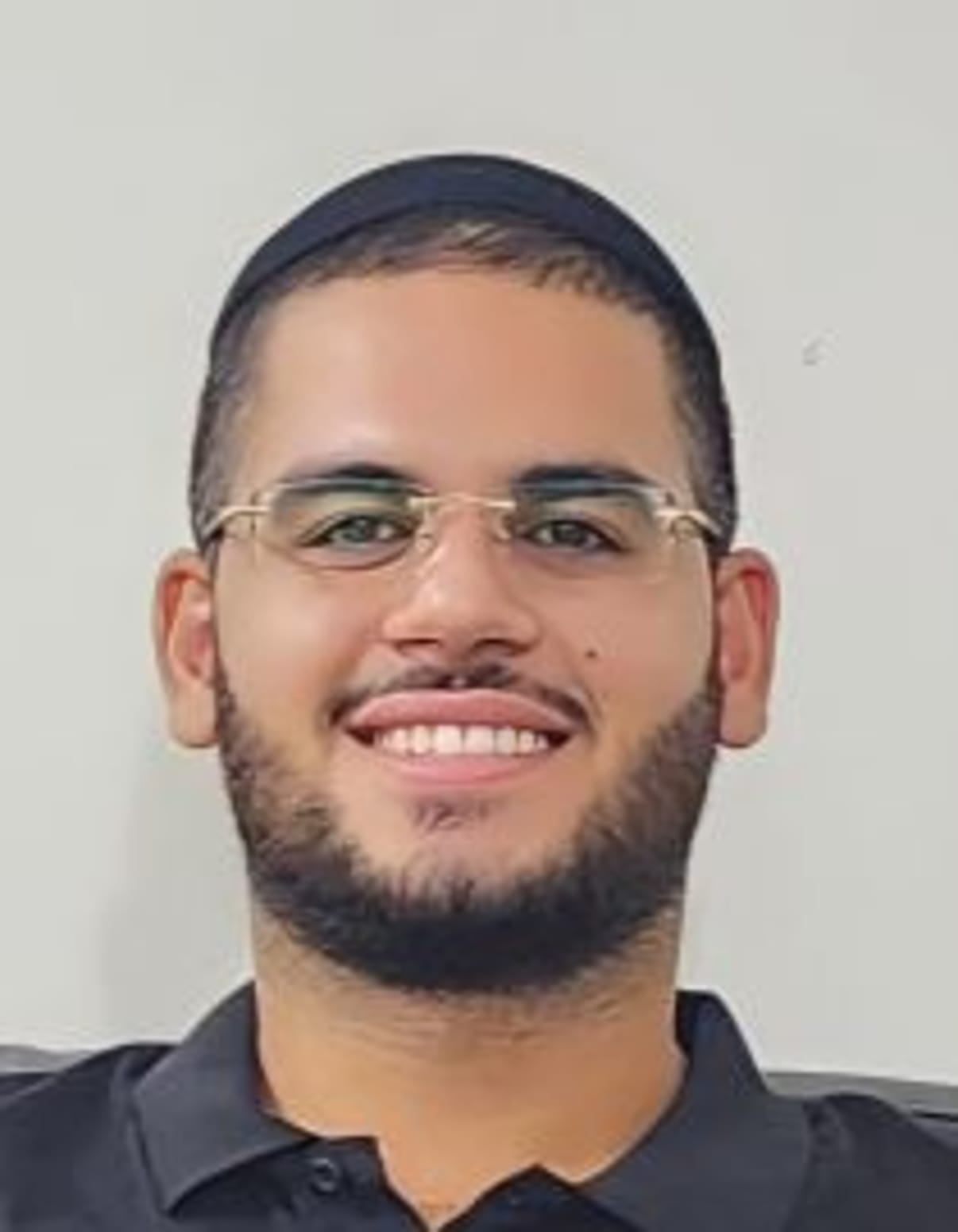 תמונת פורטרט של בעל המקצוע