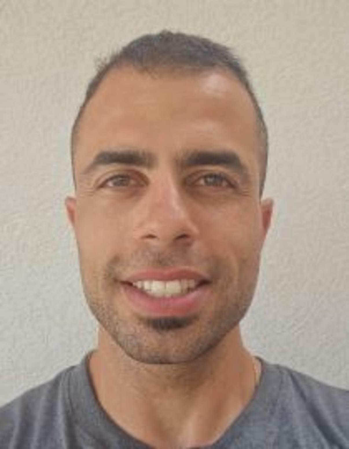 תמונת פורטרט של בעל המקצוע