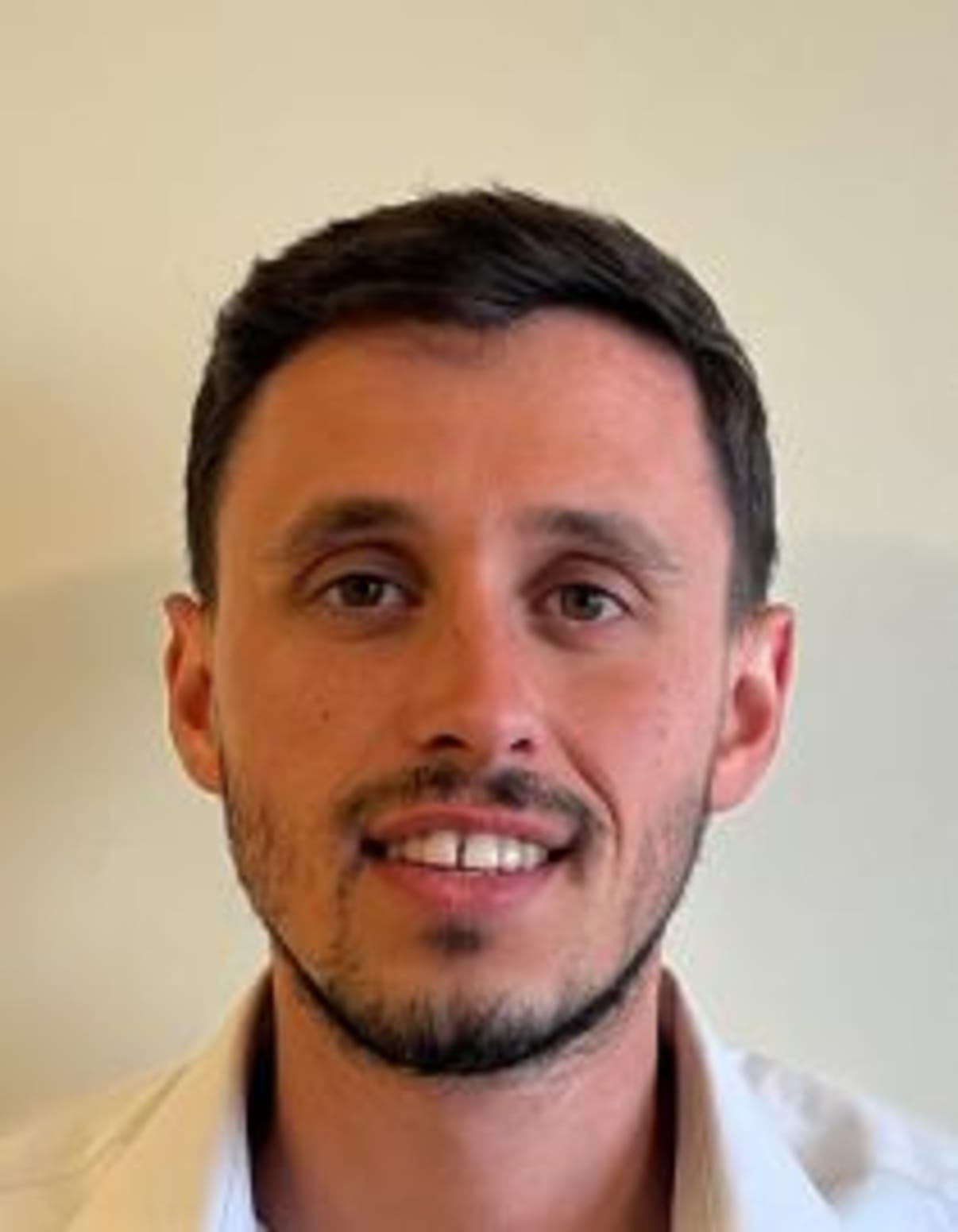 תמונת פורטרט של בעל המקצוע