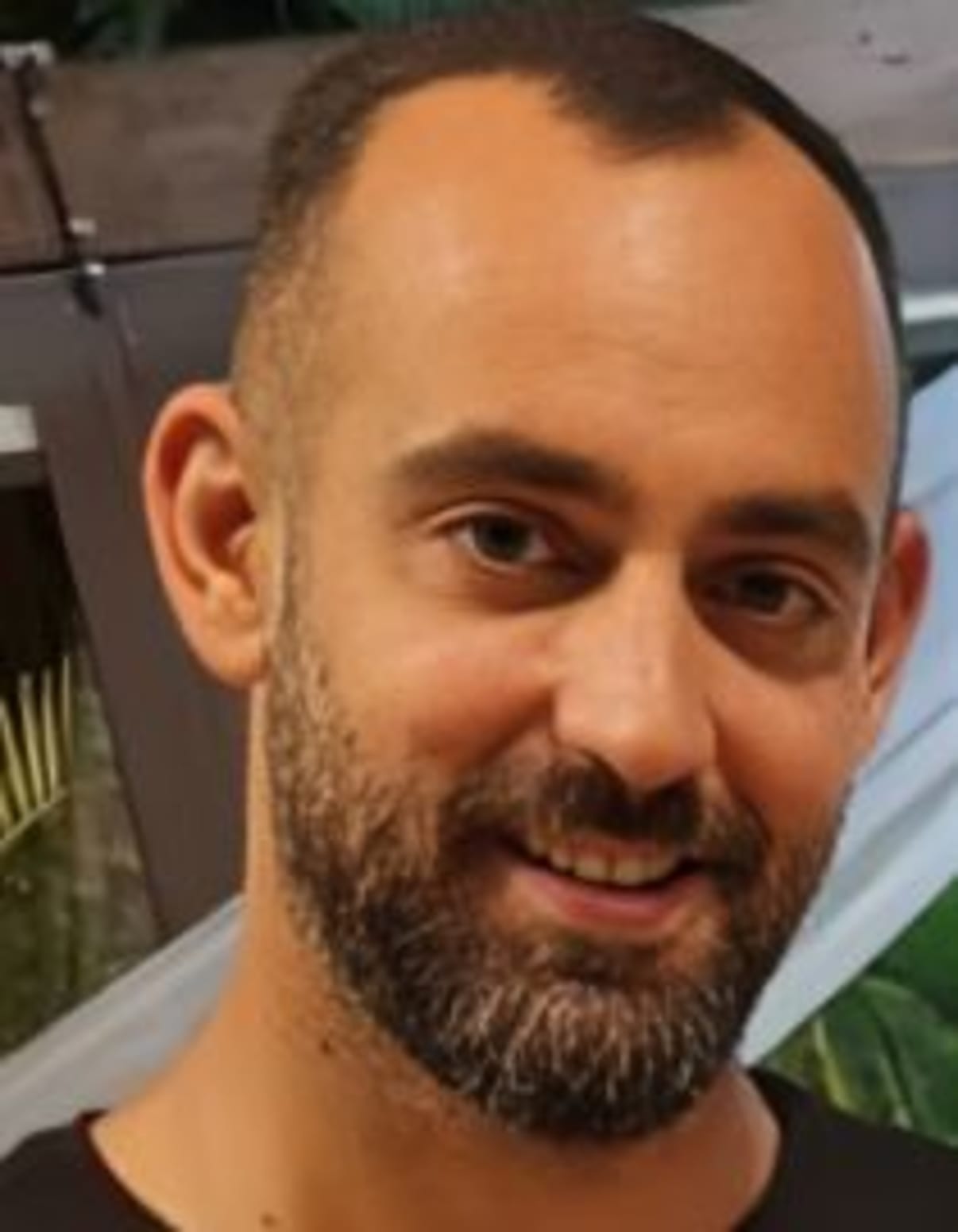 תמונת פורטרט של בעל המקצוע